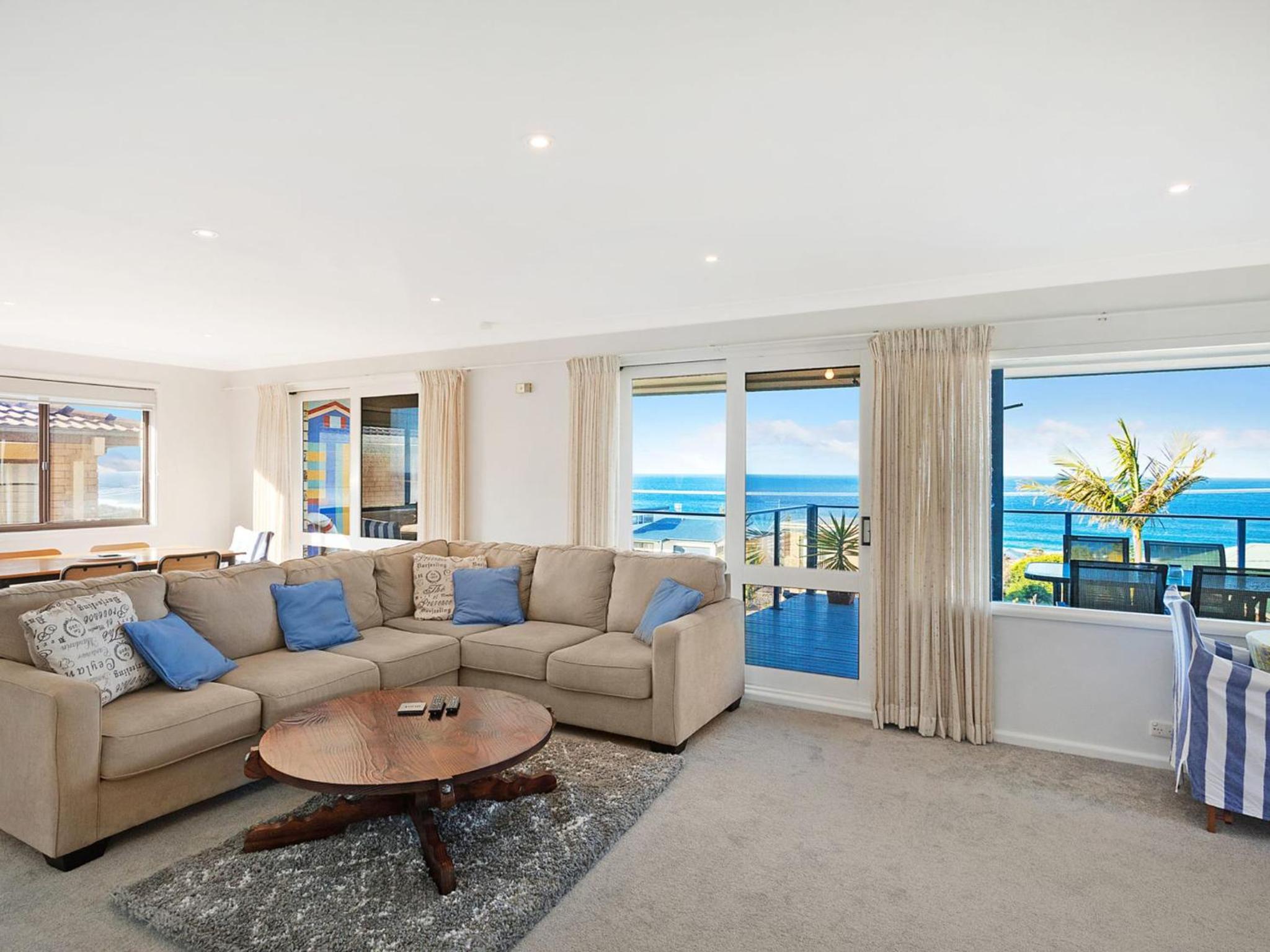 45 Hillside Cres Beach House