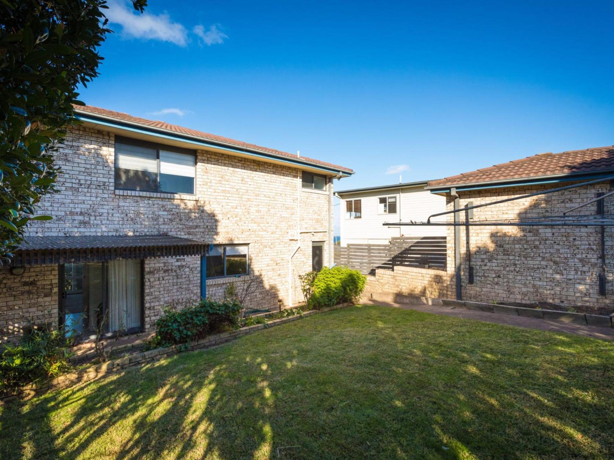 45 Hillside Cres Beach House