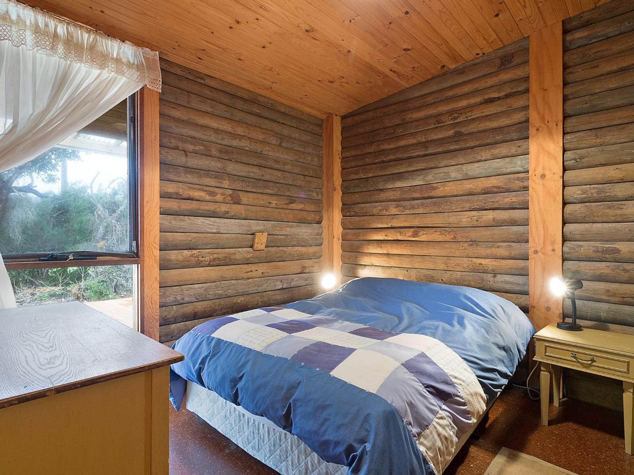 98 Ocean Parade Rustic Log Cabin