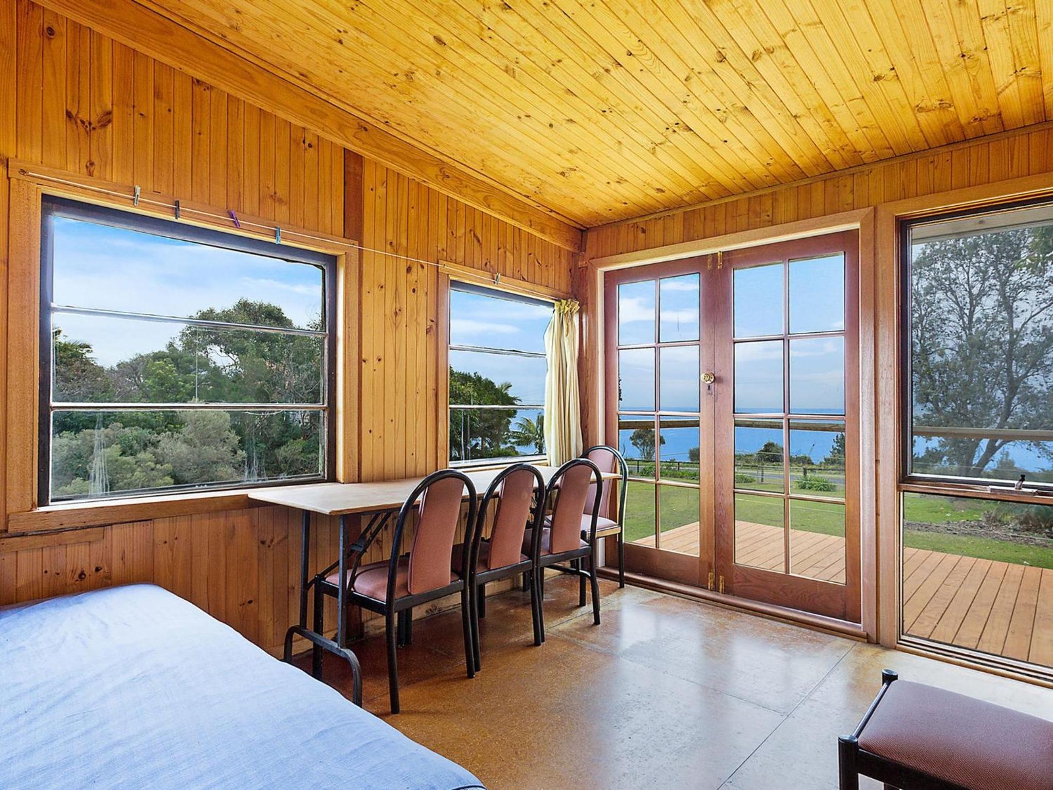 98 Ocean Parade Rustic Log Cabin
