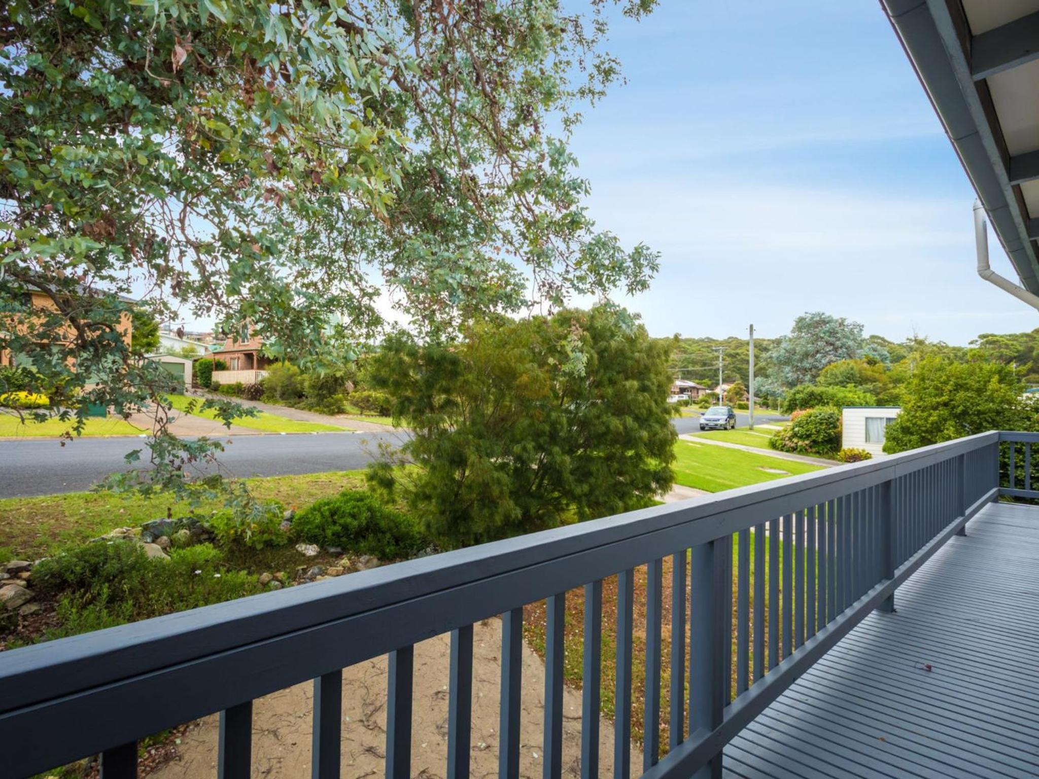 Pet friendly Beach House at Kianga