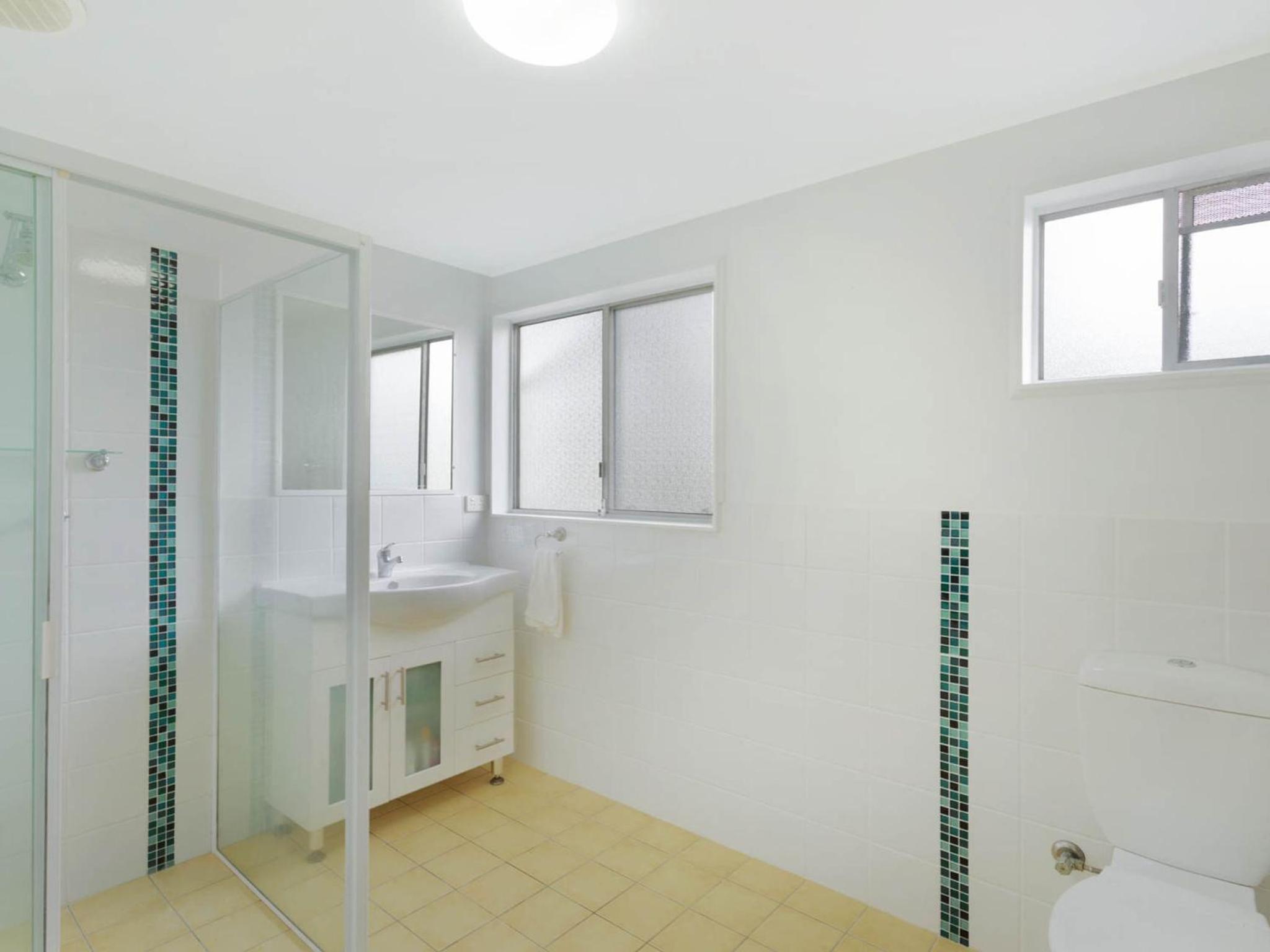 Pet friendly Beach House at Kianga