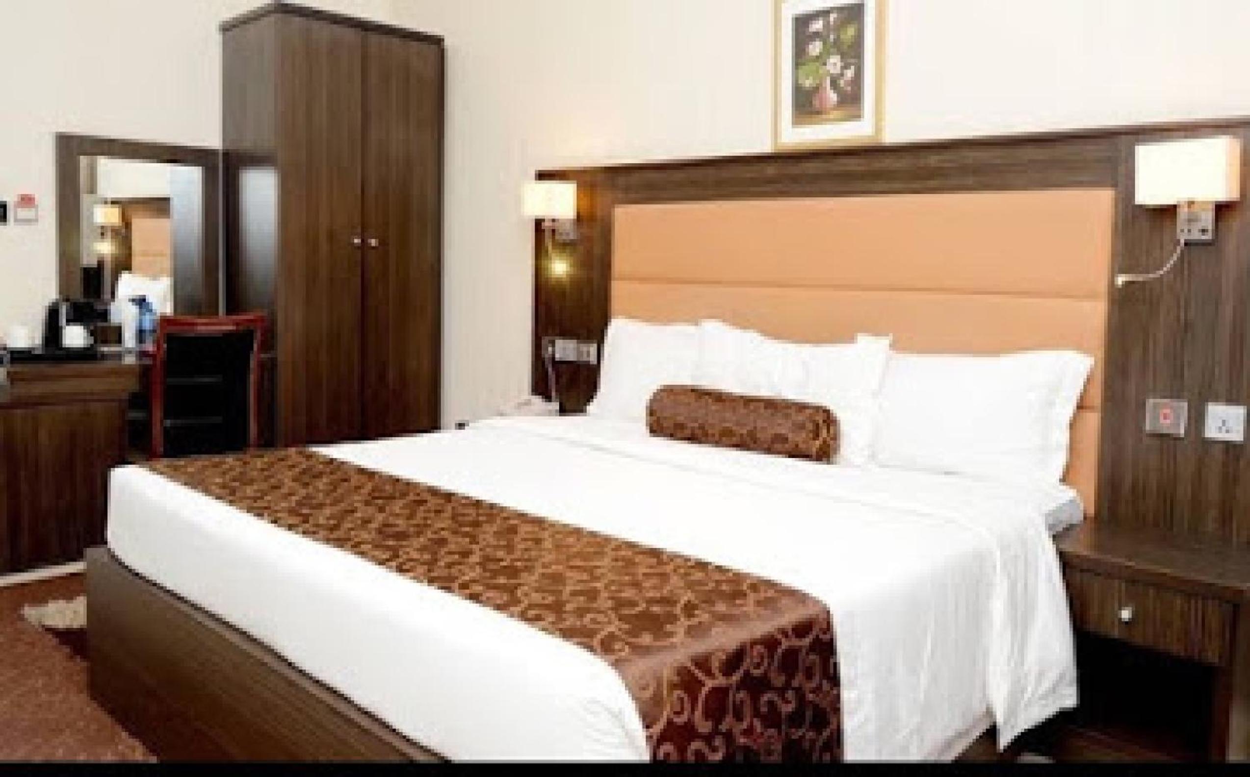 Nippon Grand Hotels - Apartment And Kitchen
