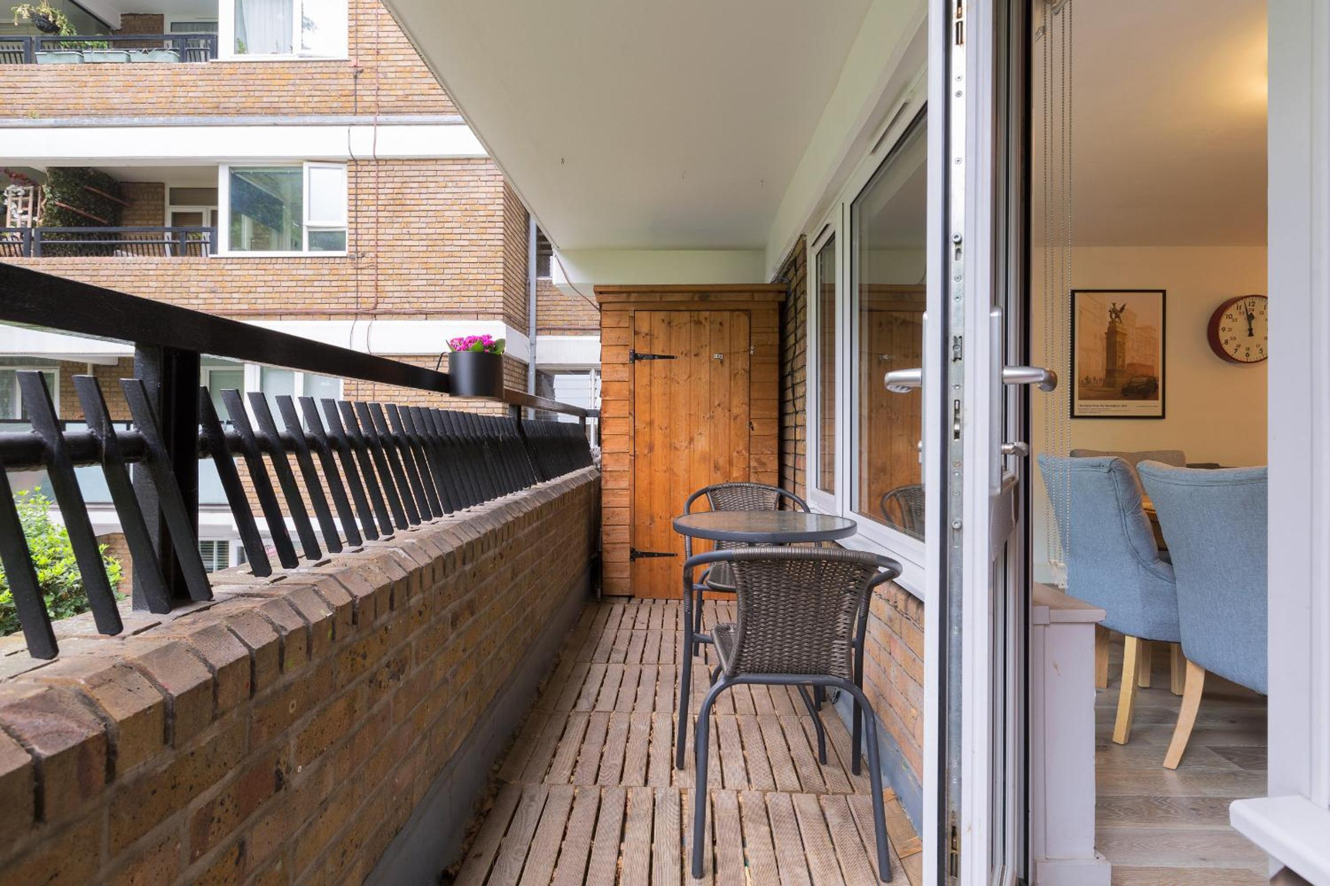 balcony