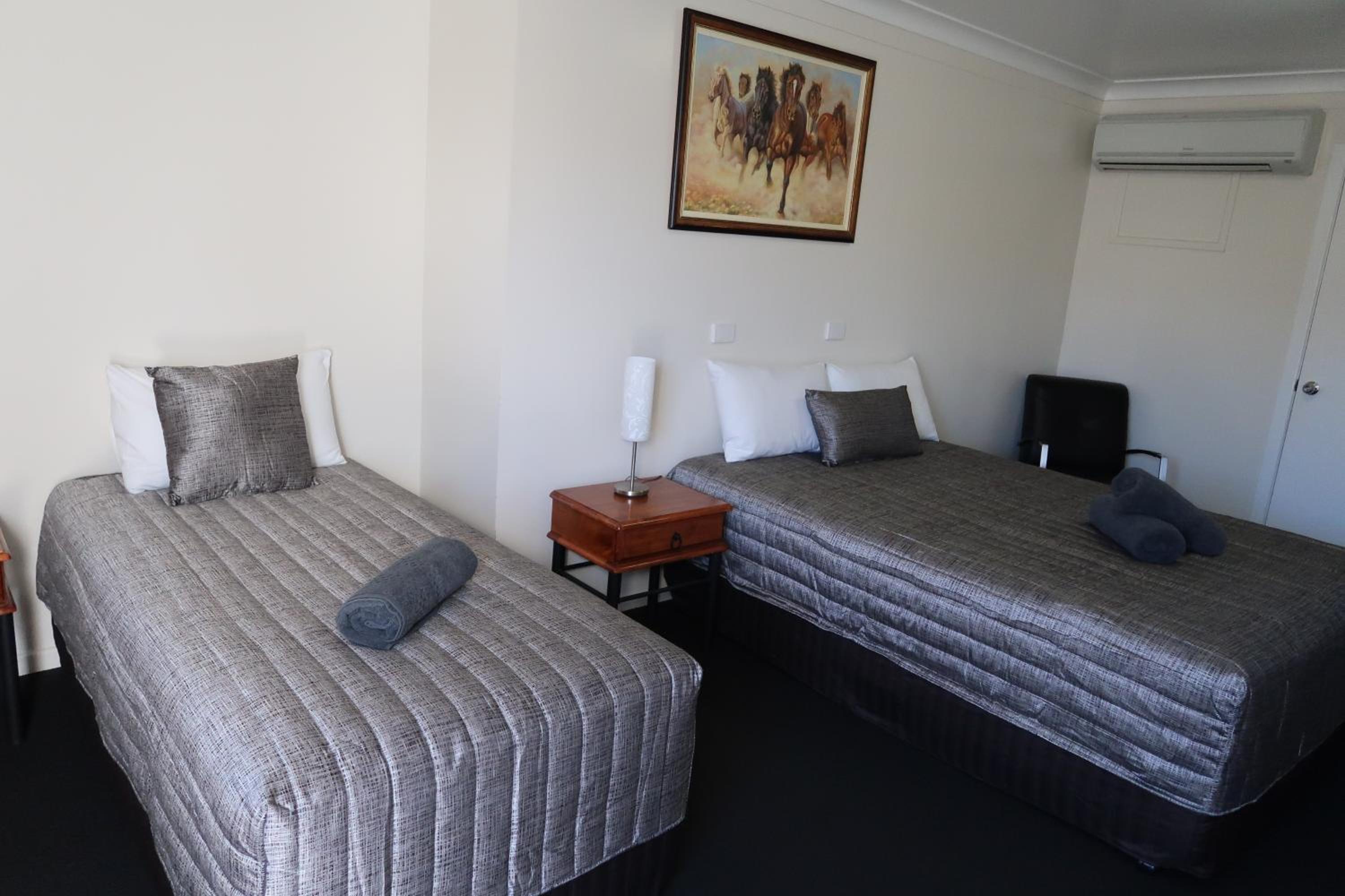Charleville Waltzing Matilda Motor Inn