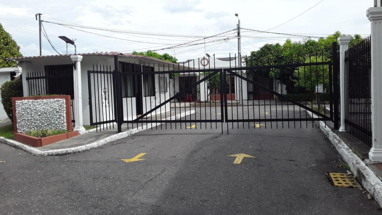 Acogedor y cómoda casa vacacional Condominios Flandes