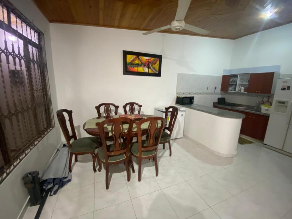 Acogedor y cómoda casa vacacional Condominios Flandes