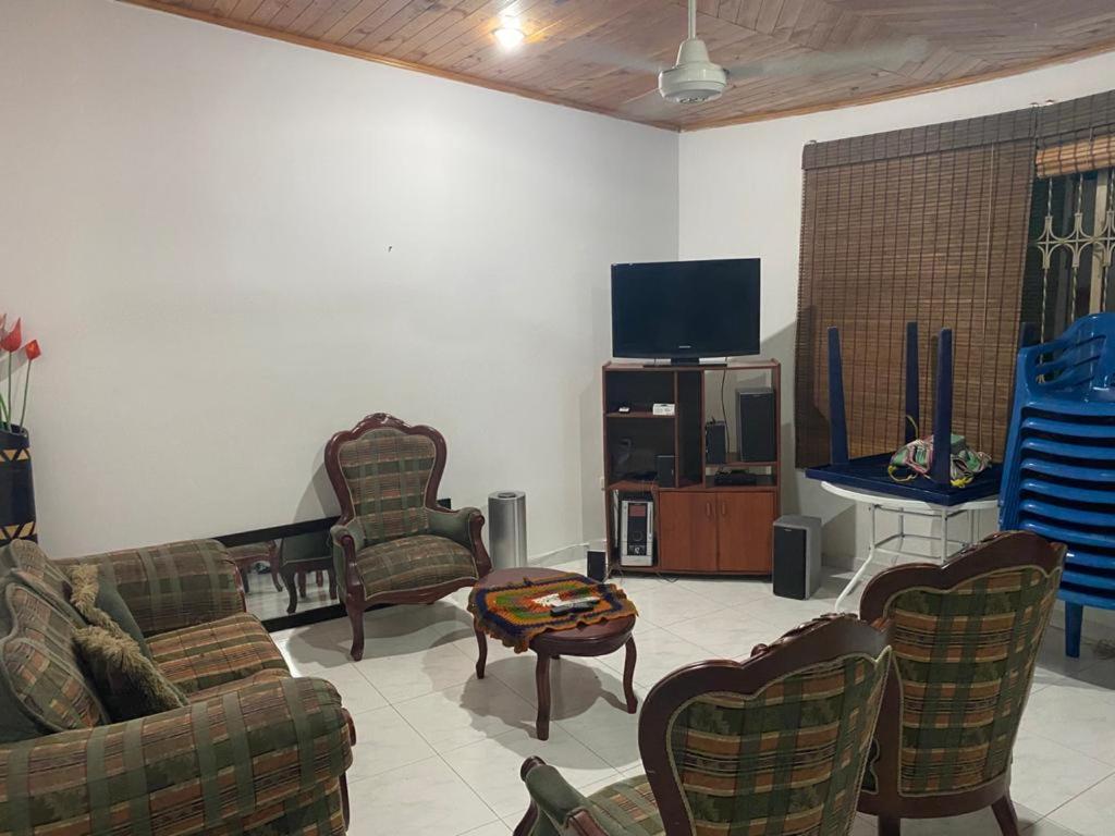 Acogedor y cómoda casa vacacional Condominios Flandes
