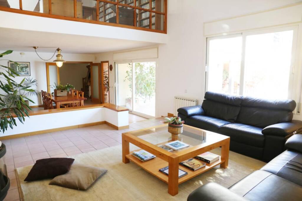 Mediterranean villa with pool near barcelona