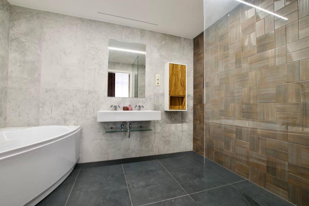 Premium Apartment by Hi5 - Best ever (191) view 3