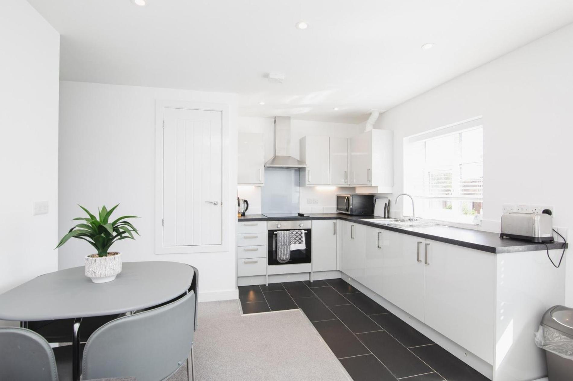 NEW 2BD Pontac Flat in the Heart of Didcot view 4