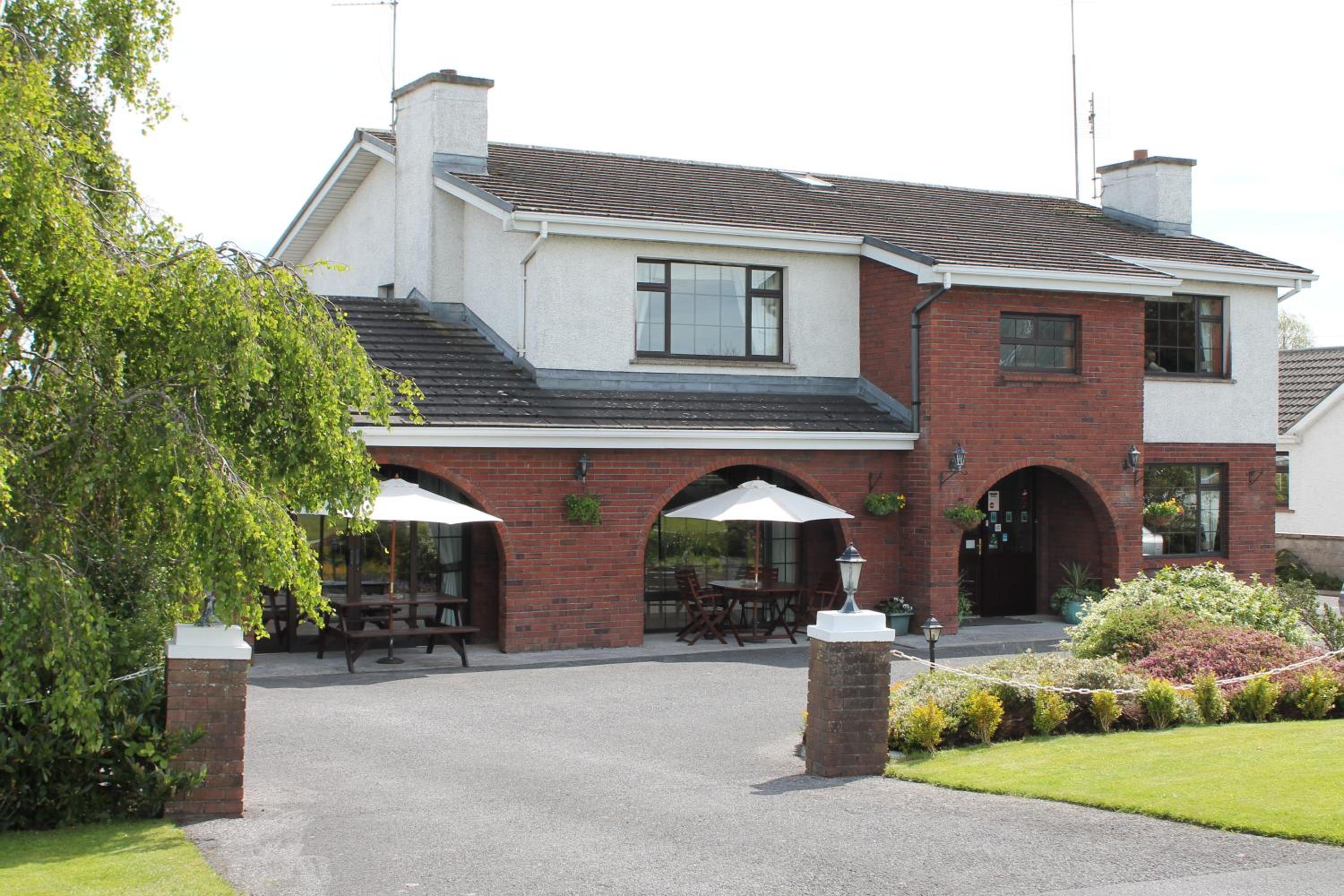 Athlone Vacations - Riverview House - Property Image 1