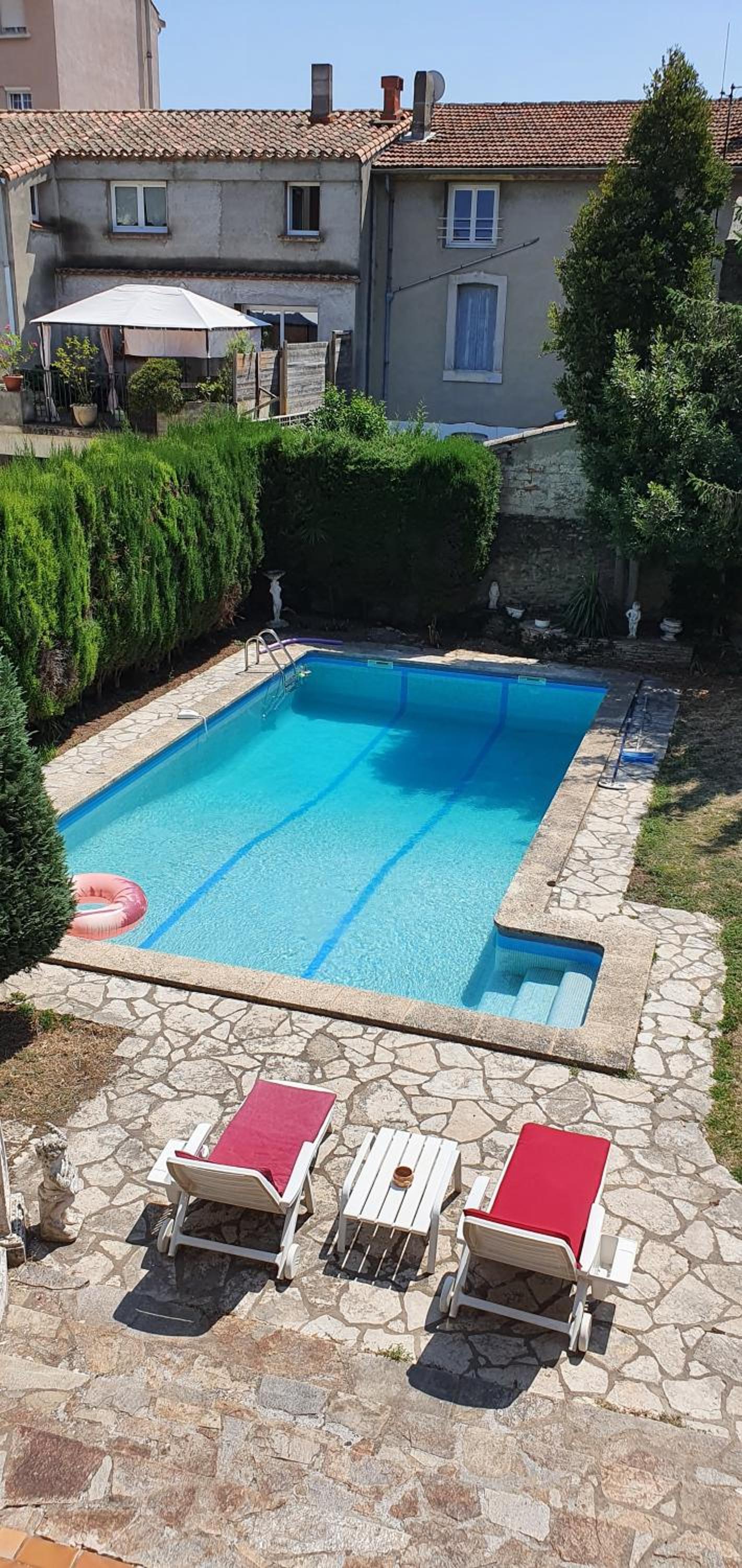 La casa de Margarita y Sisco, Villa avec piscine