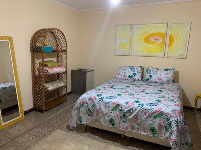 Lindo Sobrado Amarelo -próximo a praia