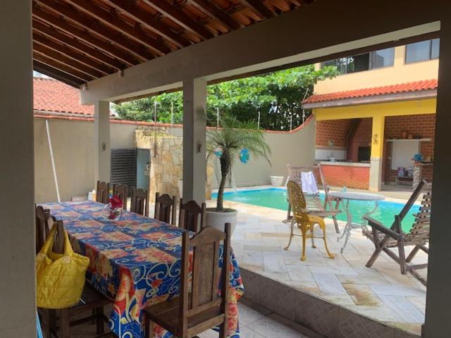 Lindo Sobrado Amarelo -próximo a praia