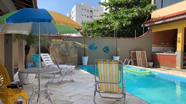 Lindo Sobrado Amarelo -próximo a praia