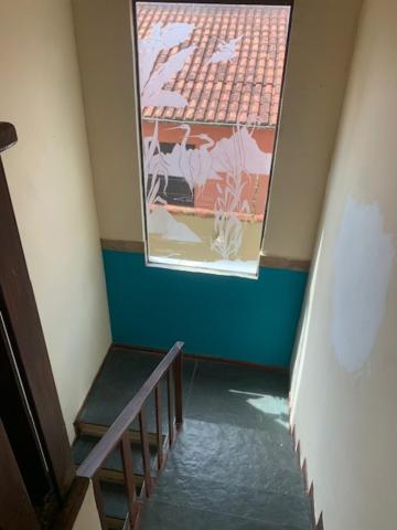 Lindo Sobrado Amarelo -próximo a praia