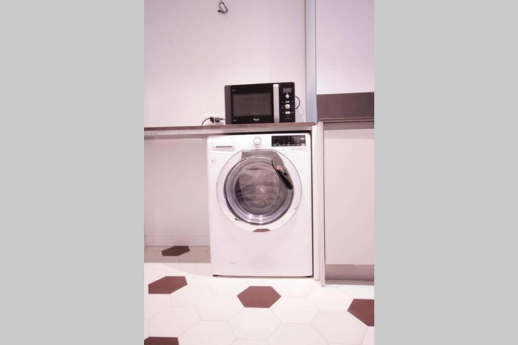 Design e storia nel cuore di Torino AC and Lift view 5