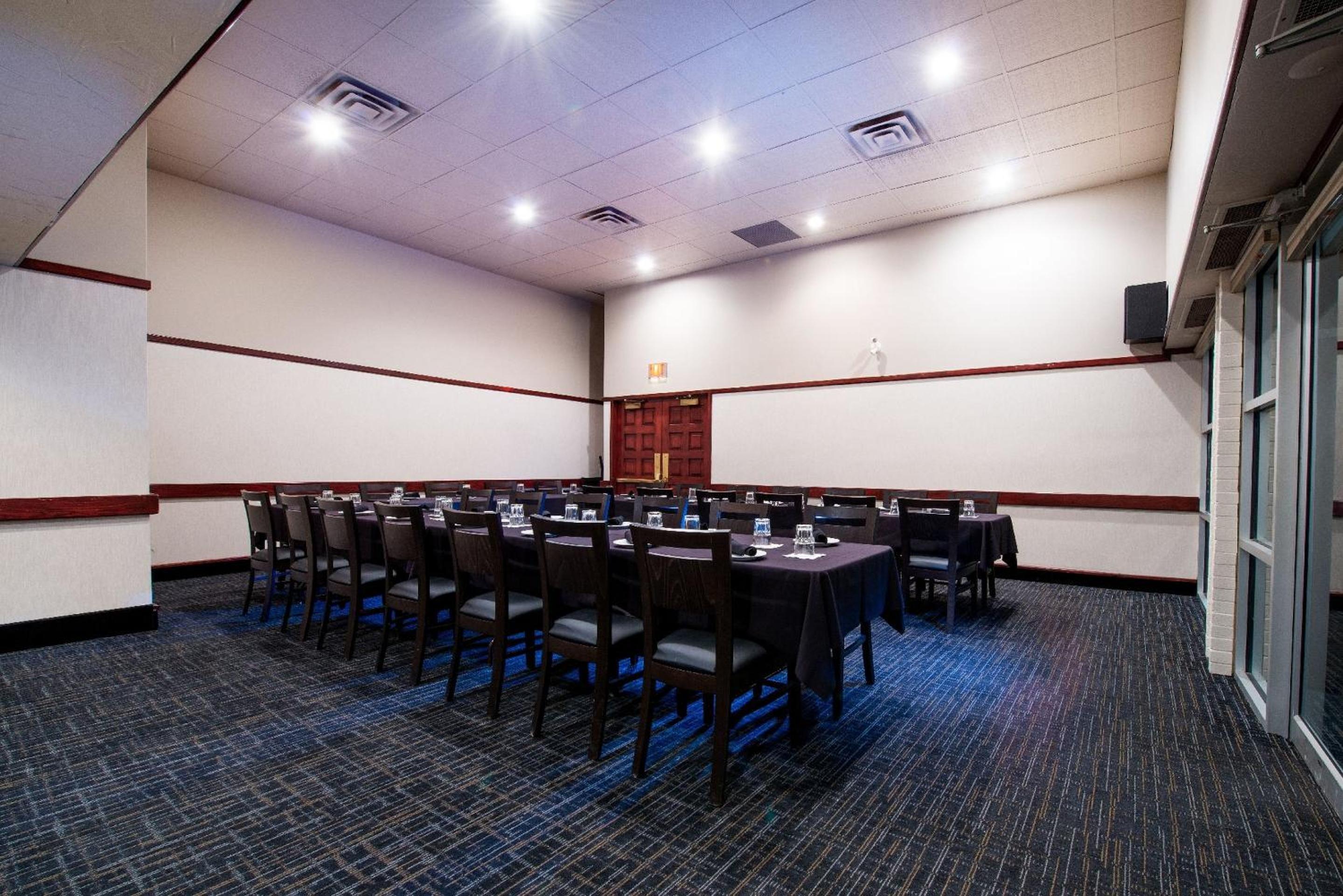 Thunder Bay Vacations - Superior Inn Hotel and Conference Centre Thunder Bay - Property Image 11