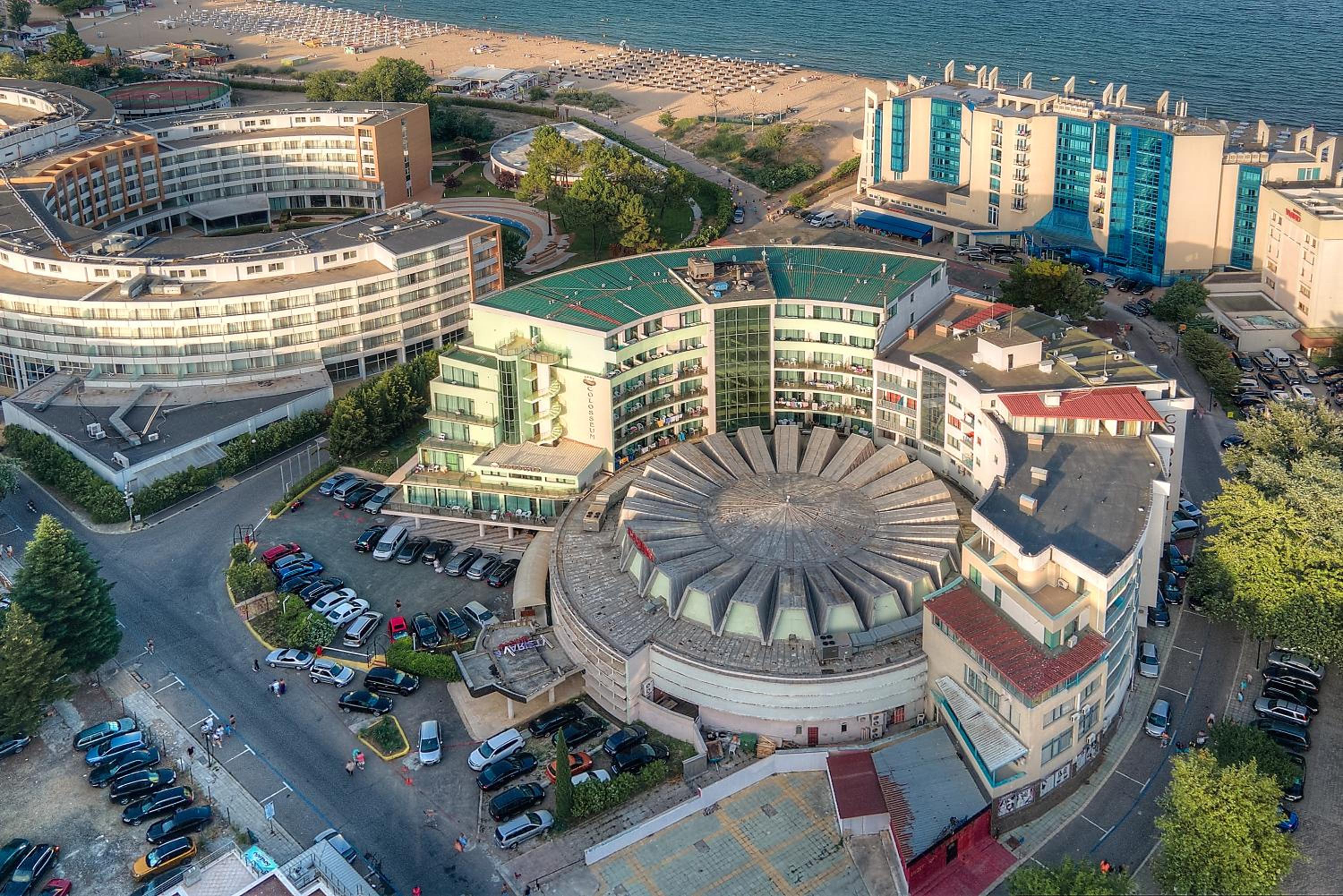 Top-located Beach Apartment with Balcony