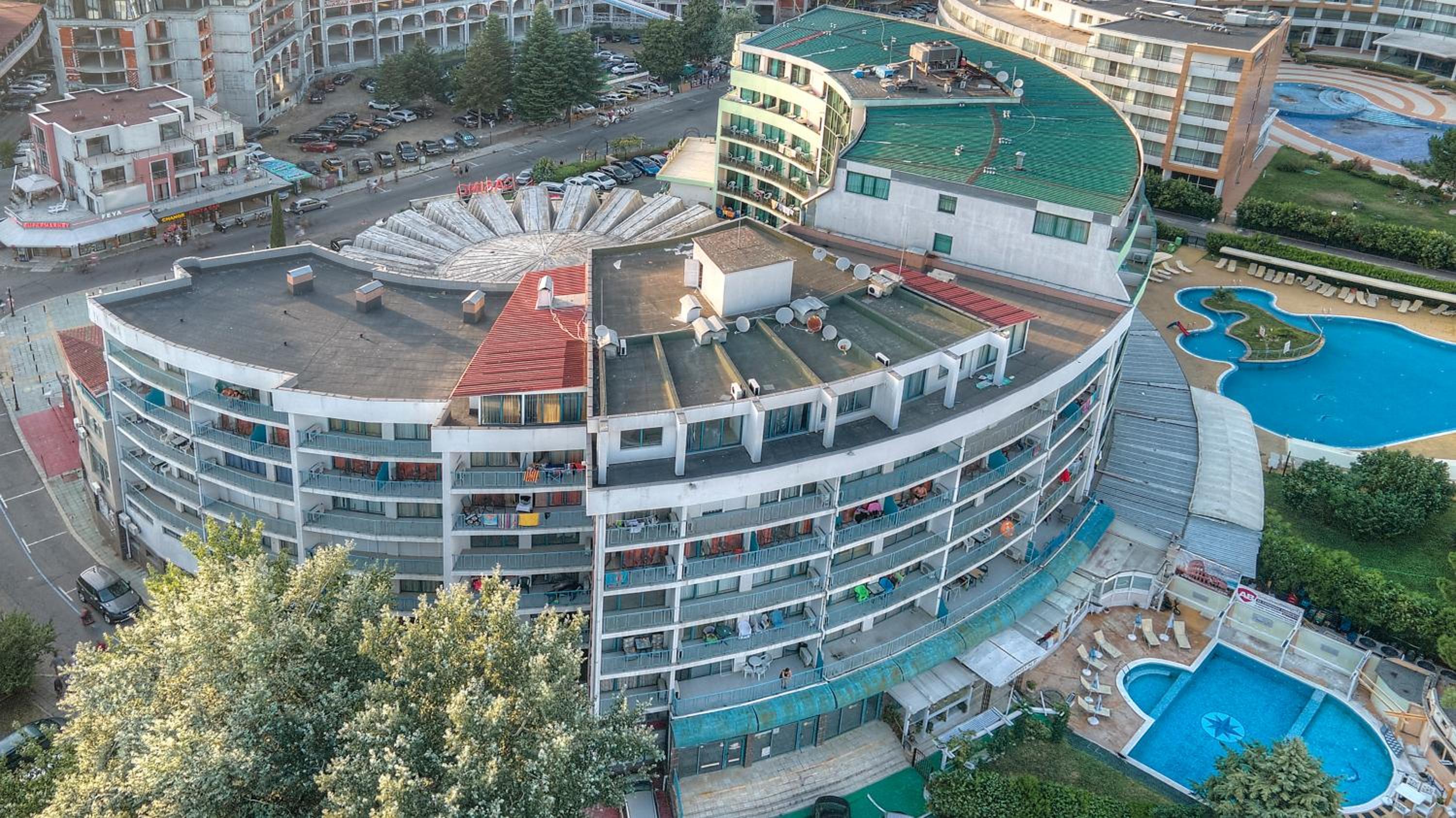 Top-located Beach Apartment with Balcony