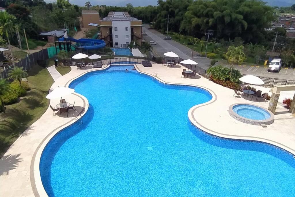 Hotel Apto Wifi+ Aire Ac +piscinas +jacuzzi +tobogan+bbq