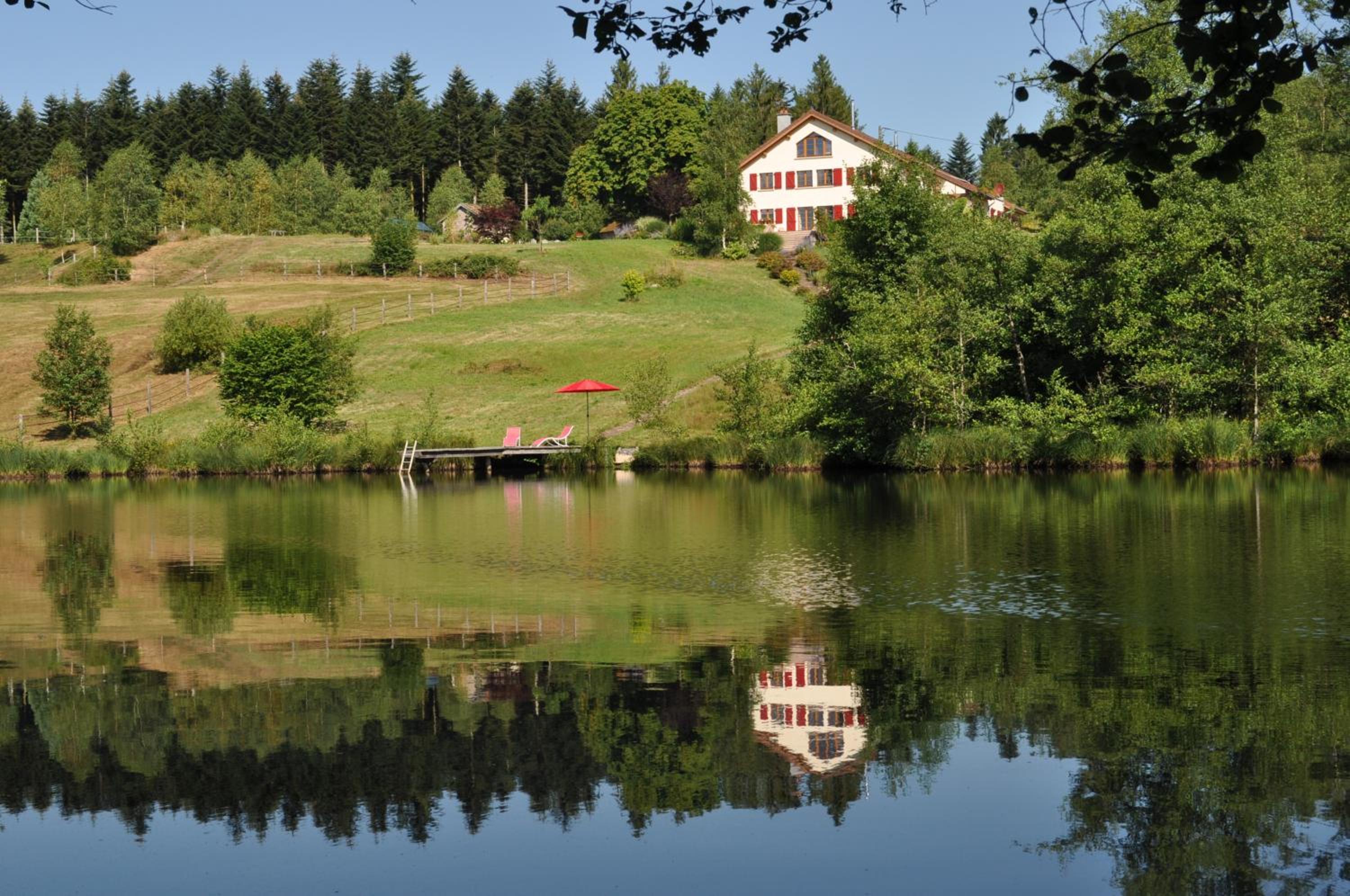 "Chambre Merisier" dans une ferme avec étang privé au coeur de la région des mille étangs, Faucogney-et-La-Mer view 3