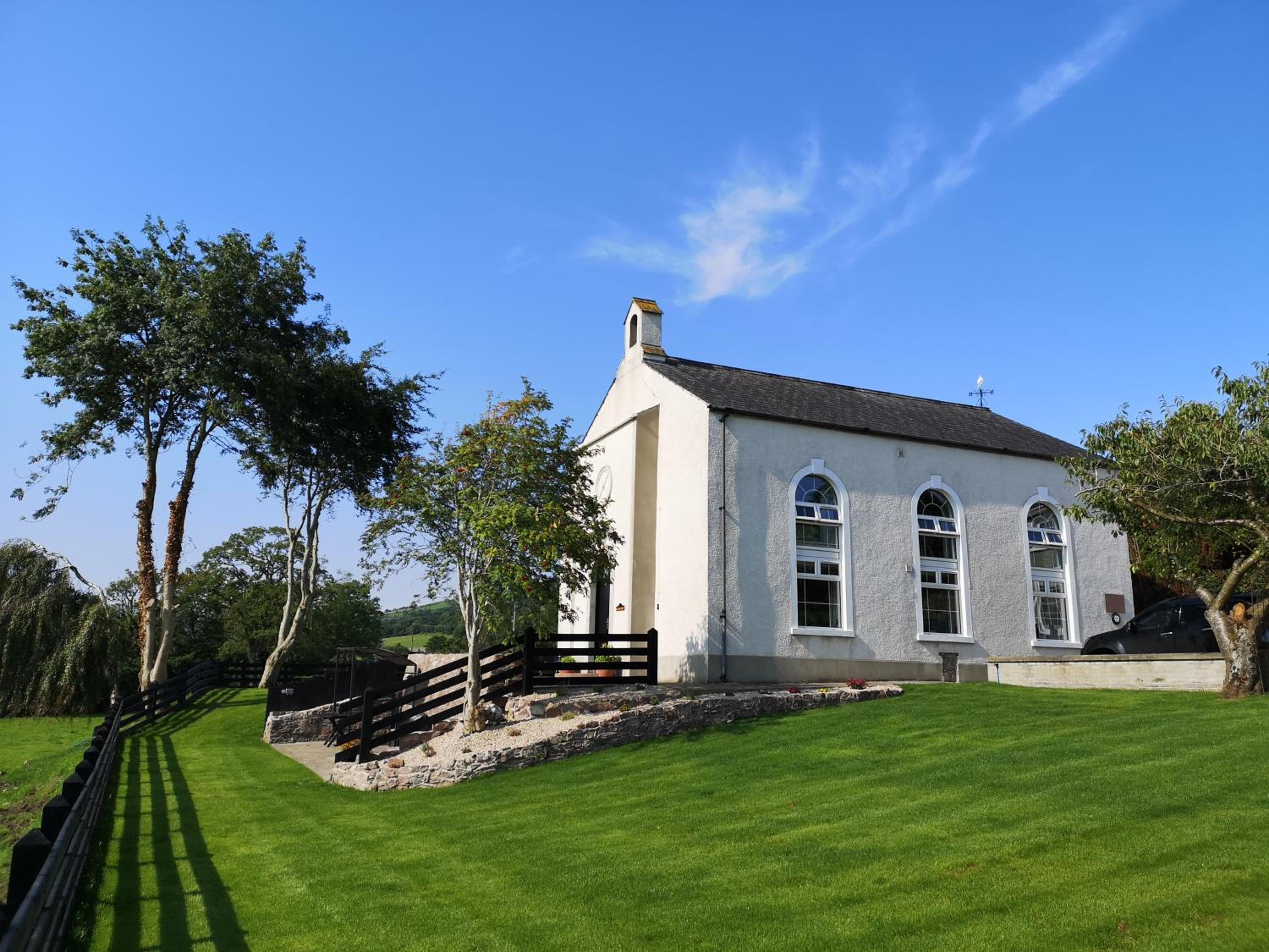 Mullarts Church -The Glenann Apartment view 3