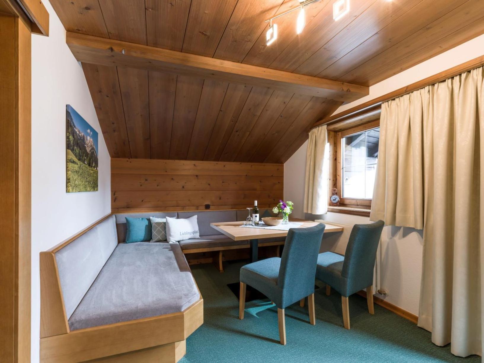 Pension Hinterholzer Apartments und Zimmer