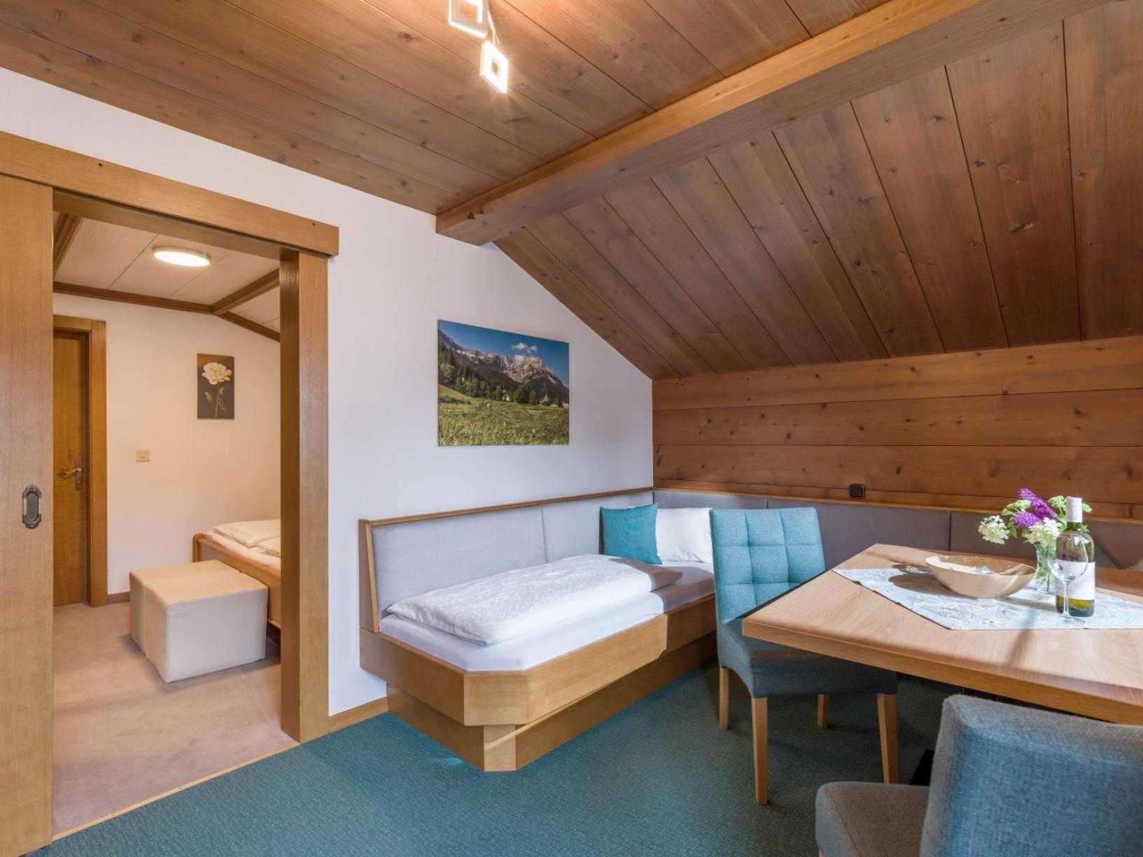 Pension Hinterholzer Apartments und Zimmer