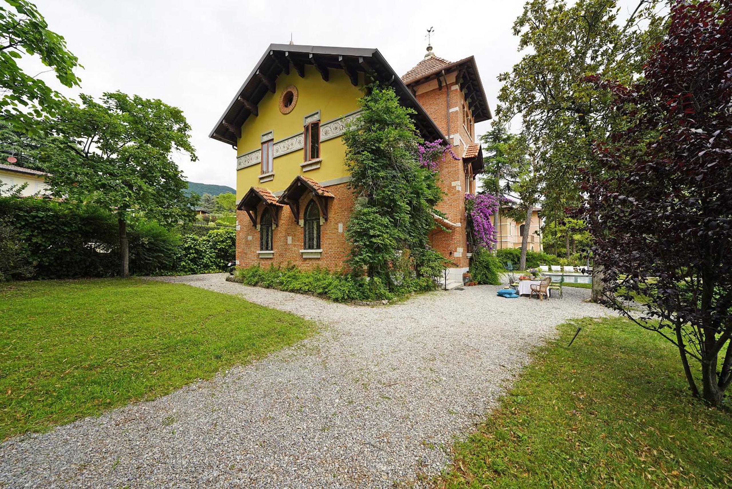 Photo 11