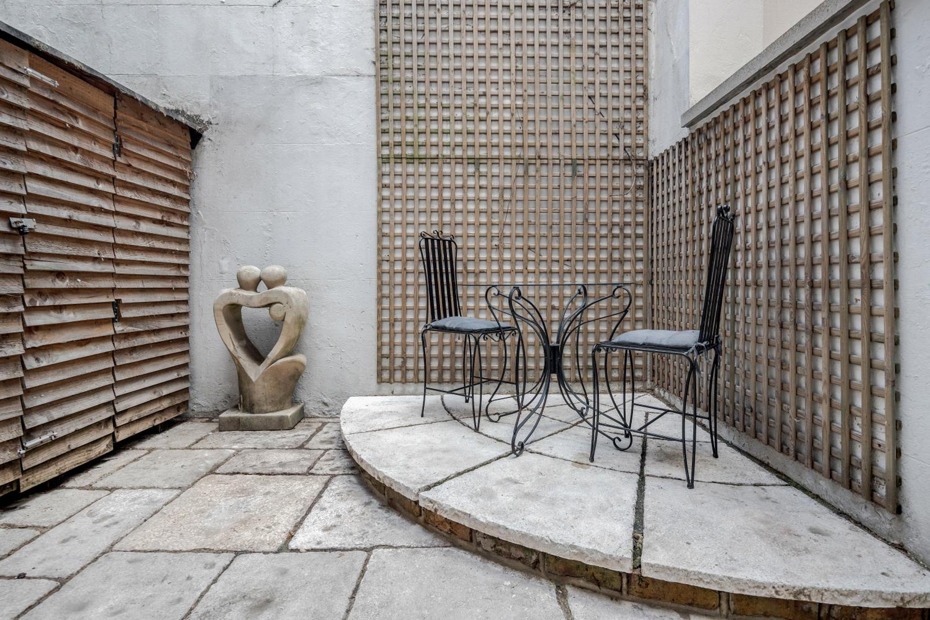 outdoor bbq area