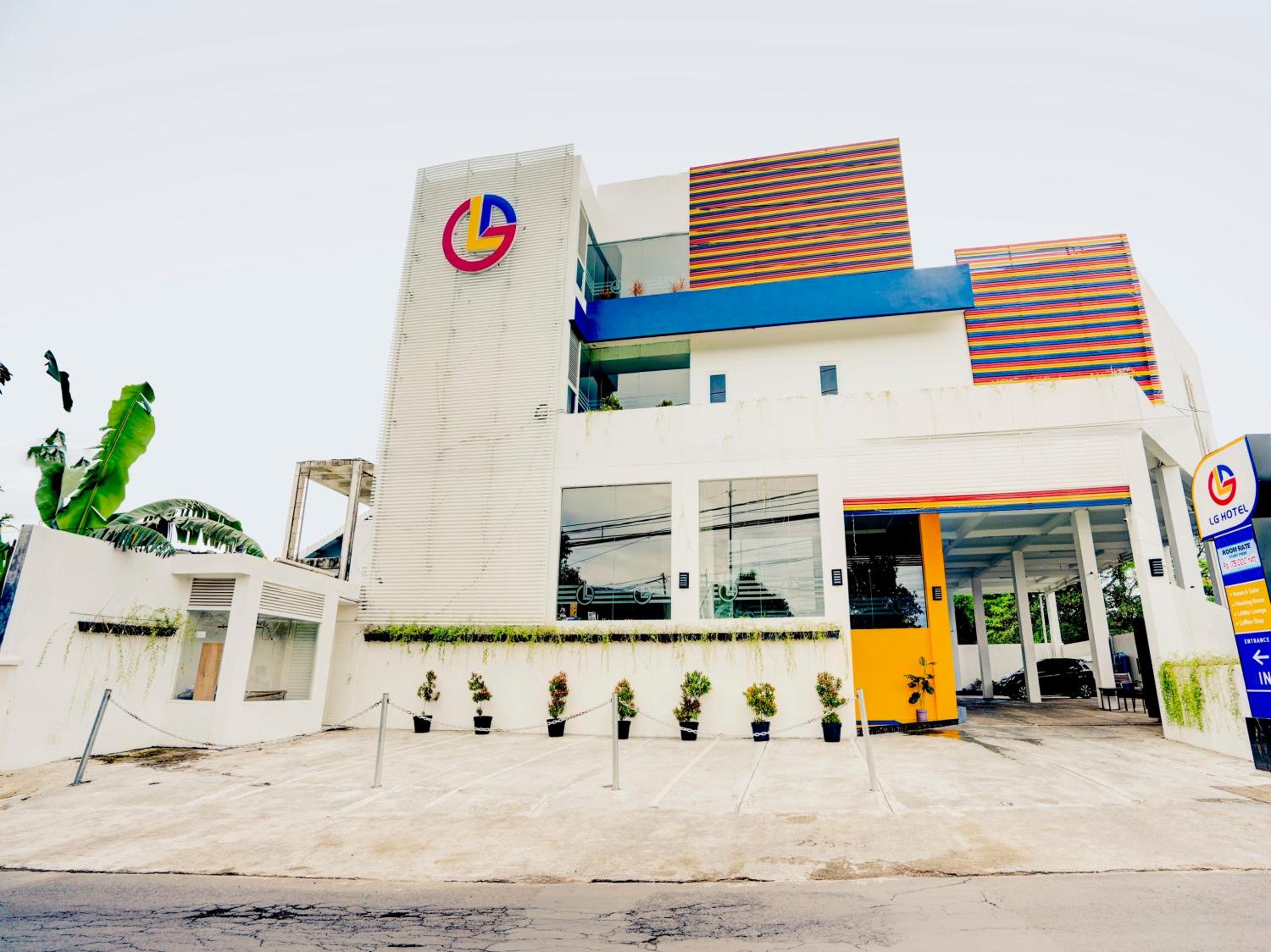 LG Hotel Jember by Calli Rooms view 3