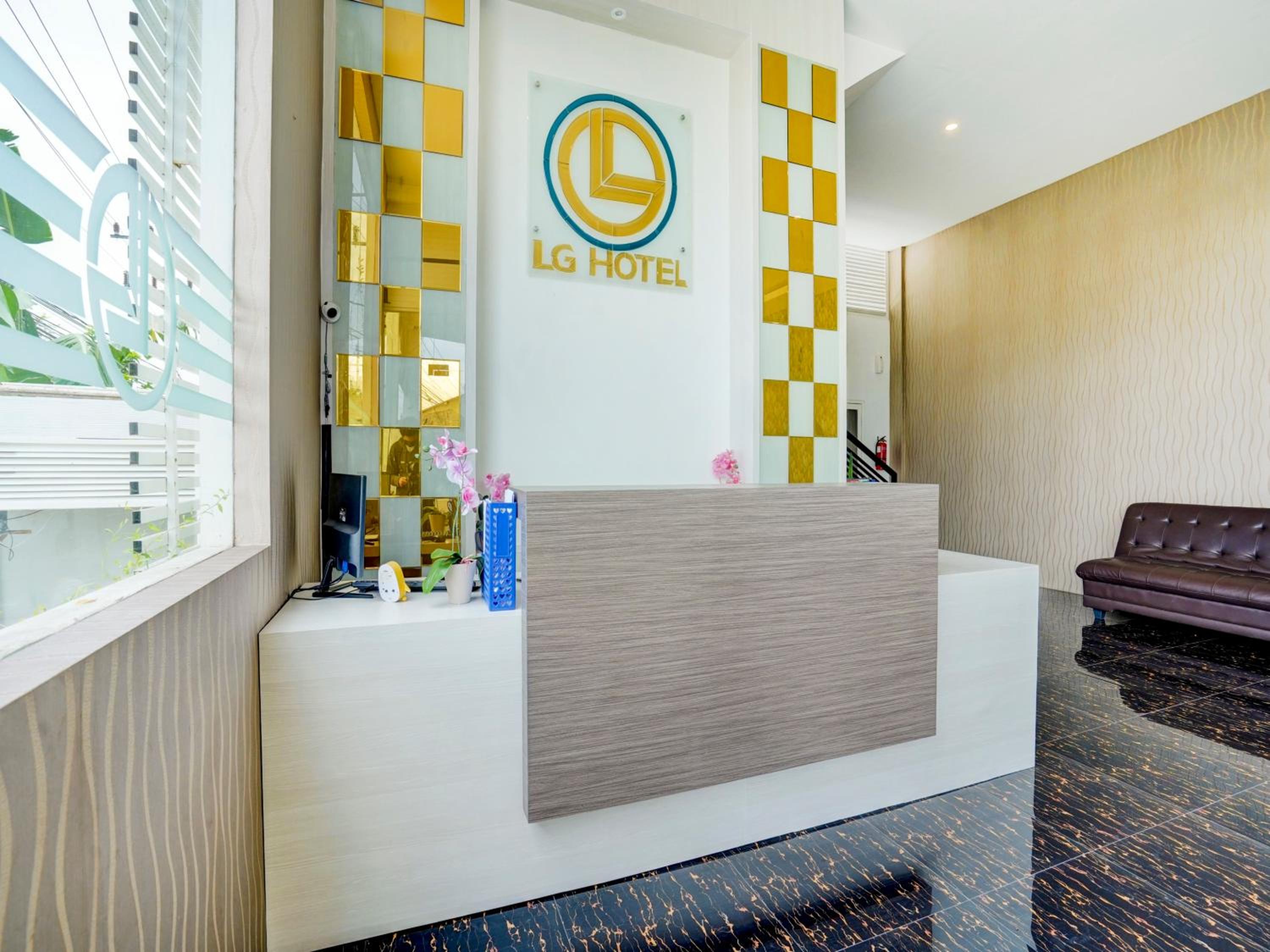 LG Hotel Jember by Calli Rooms view 4