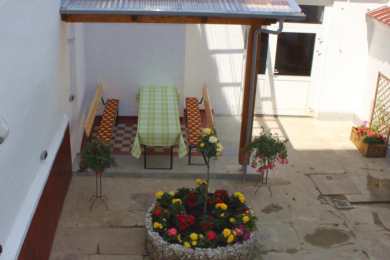 Photo 11