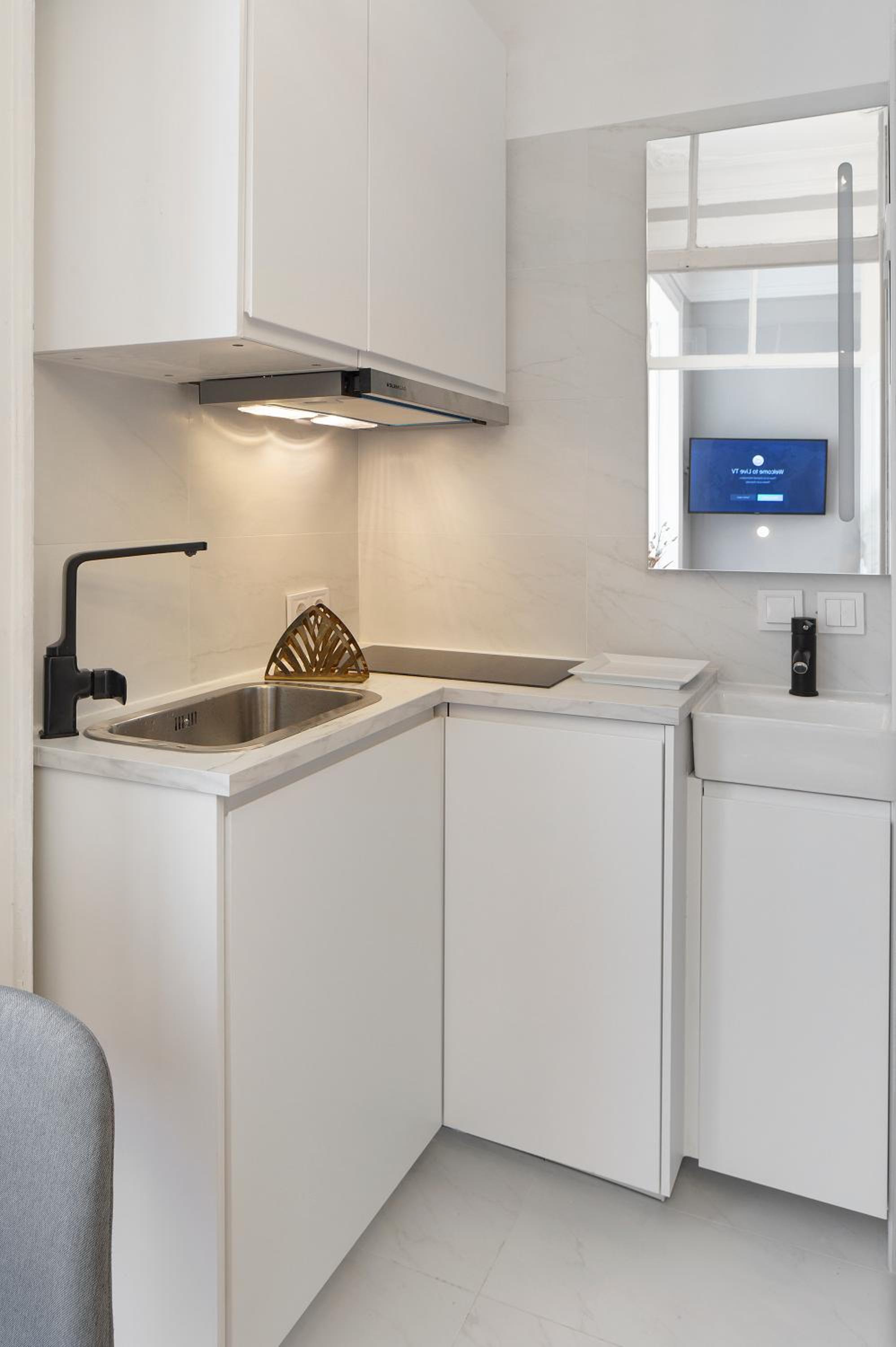 Small Design Studio - Rosa, Bairro Alto view 4