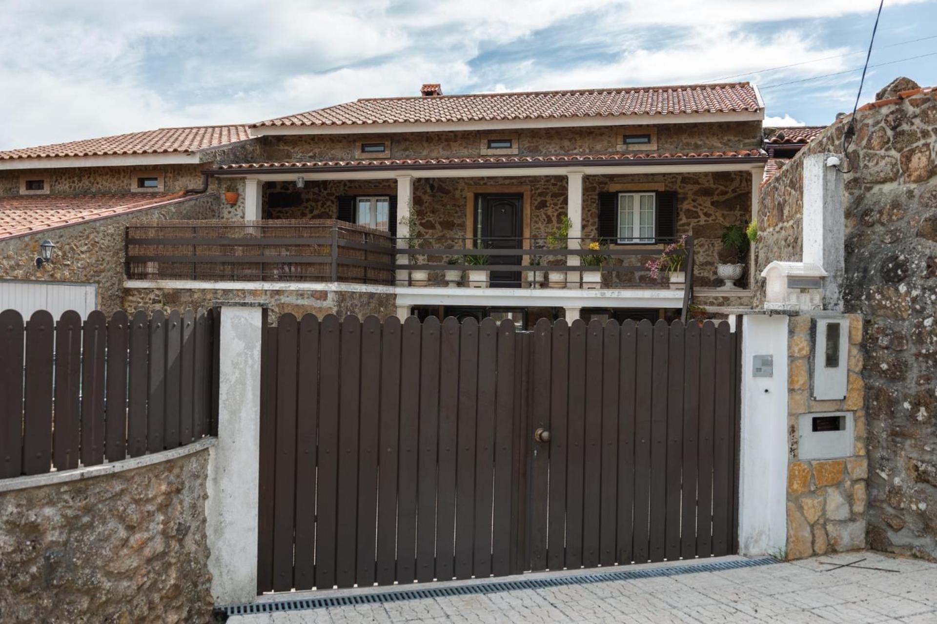 Casa do Canto view 2