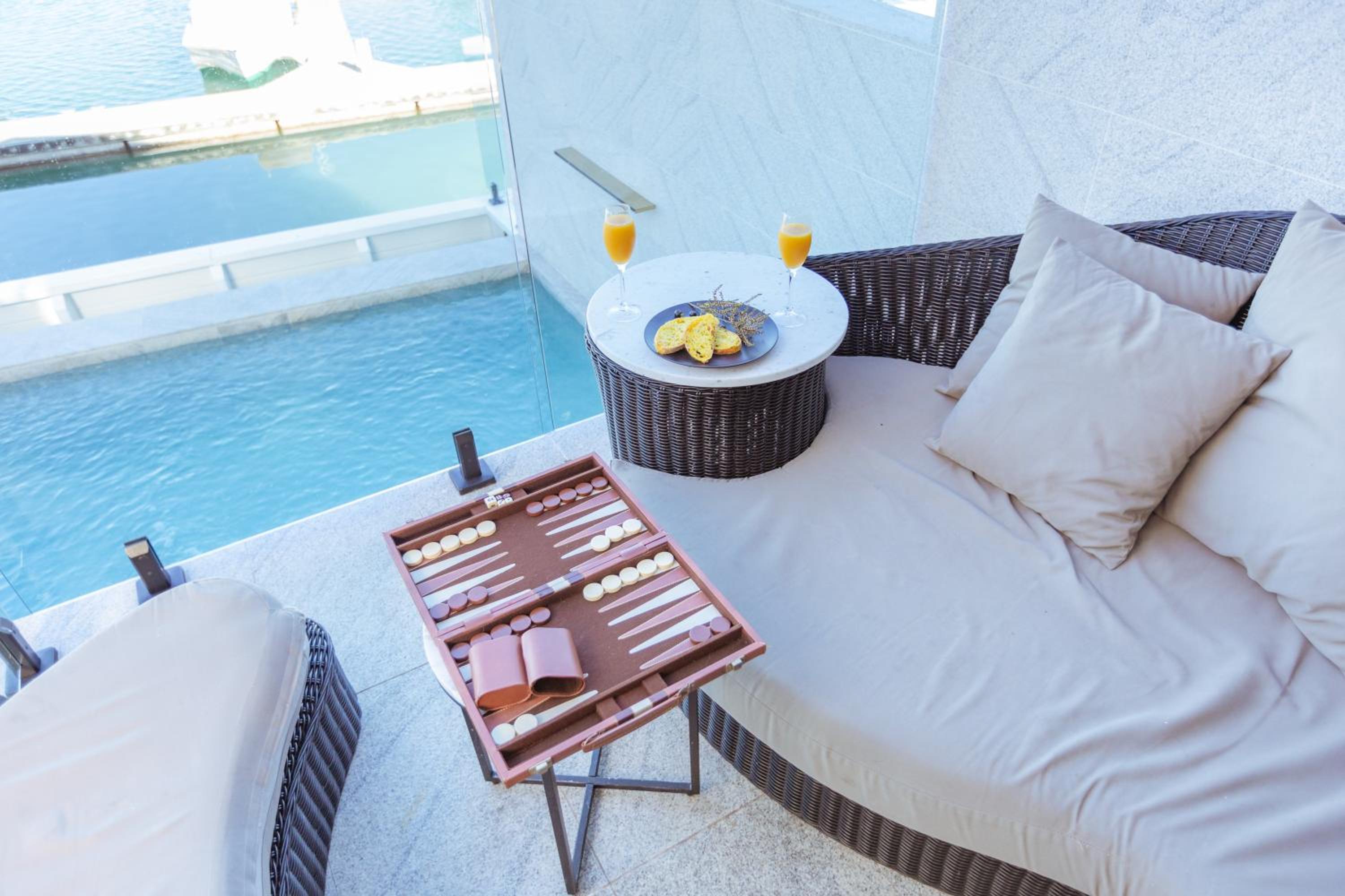 Dacha on Maggie No#1 OPULENT AND LUXURIOUS