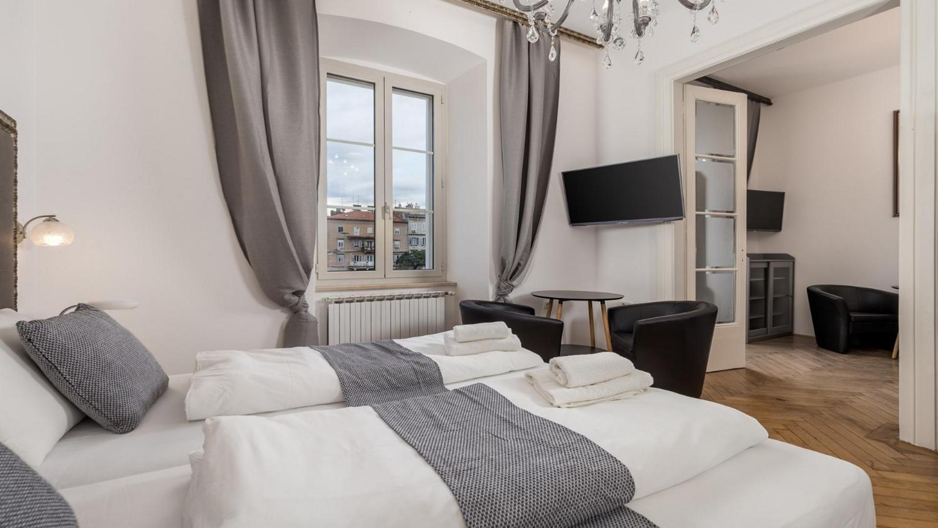 Apartments ART TEATRO view 5