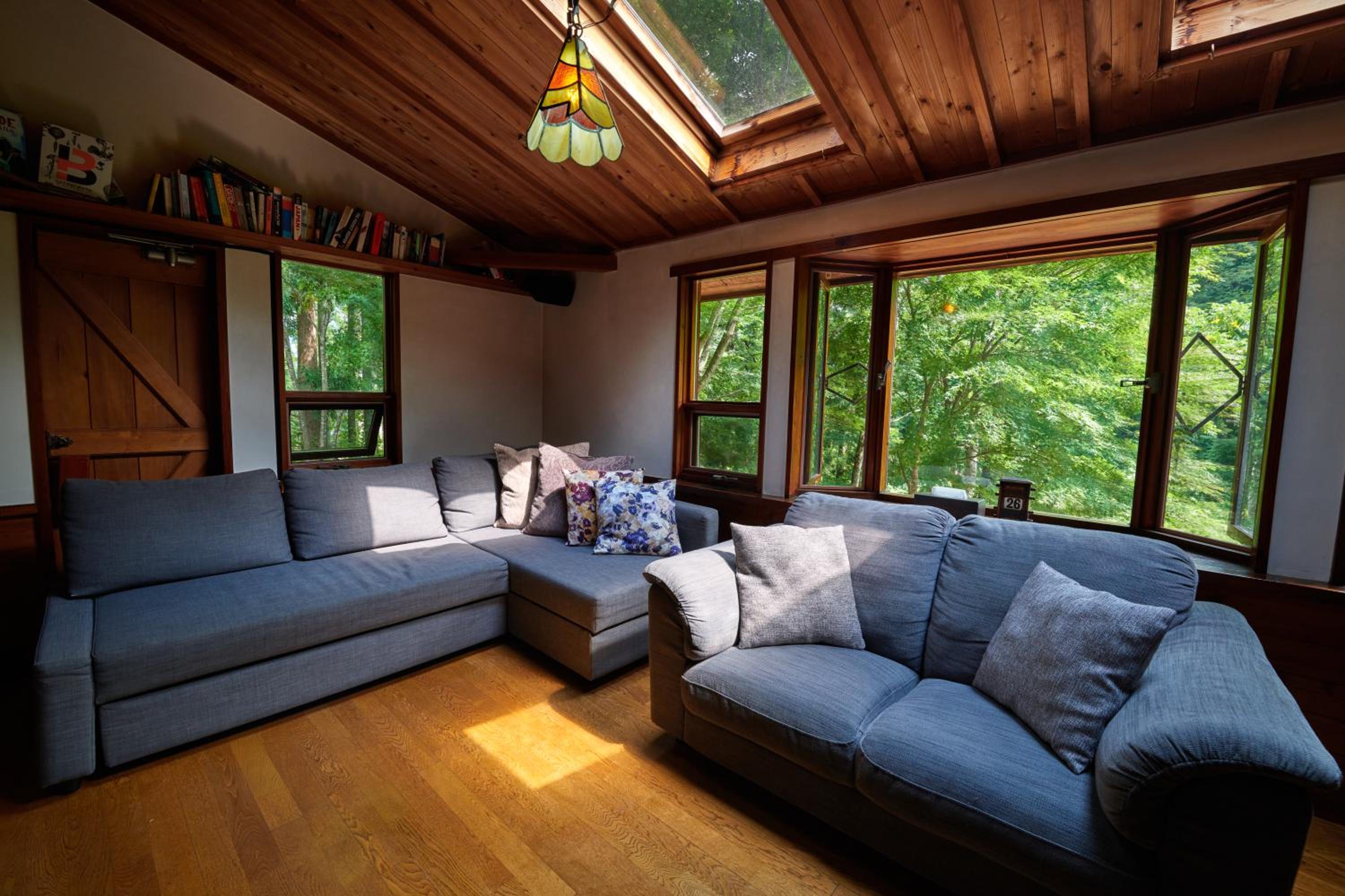 SUNNSNOW Loghouse