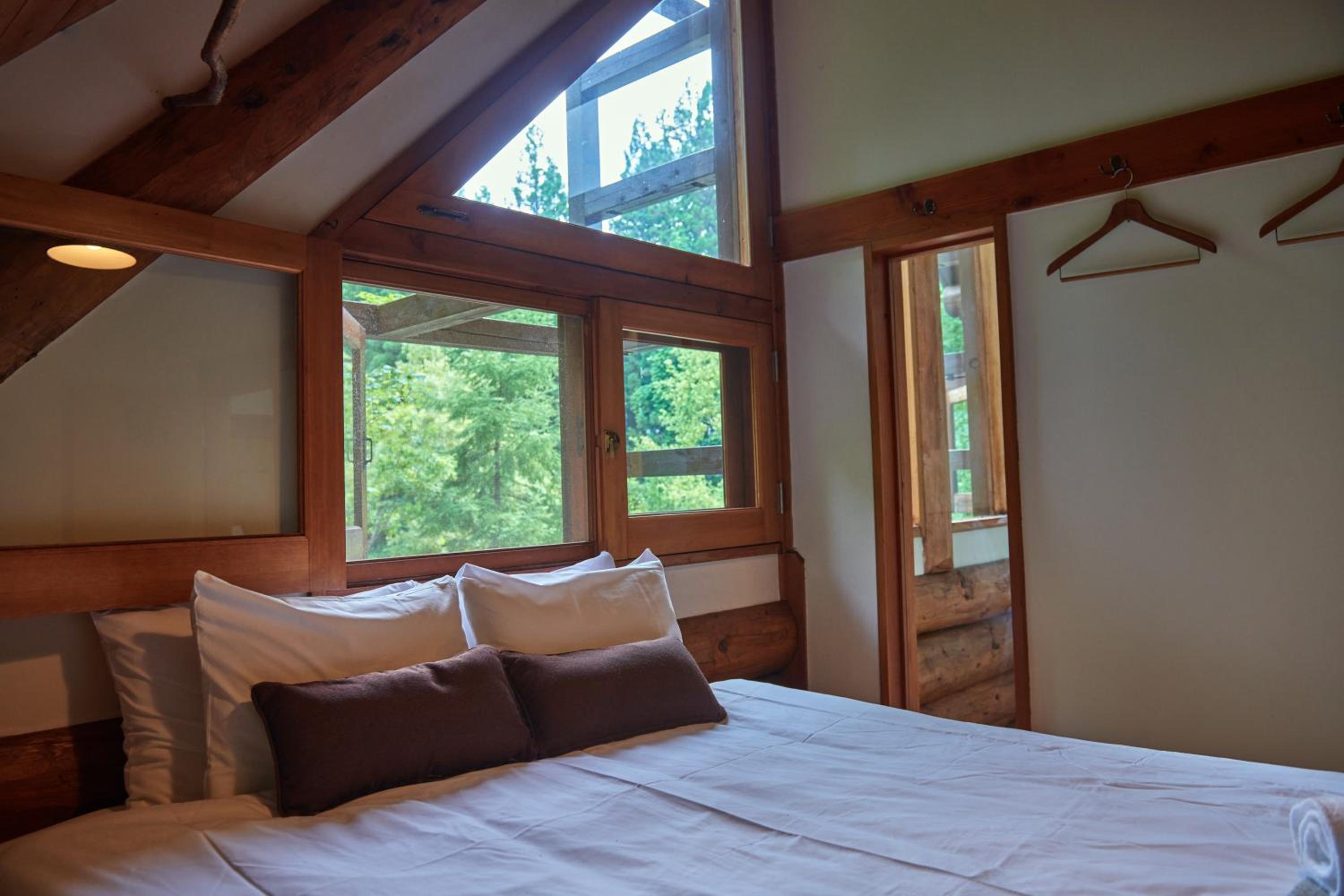 SUNNSNOW Loghouse