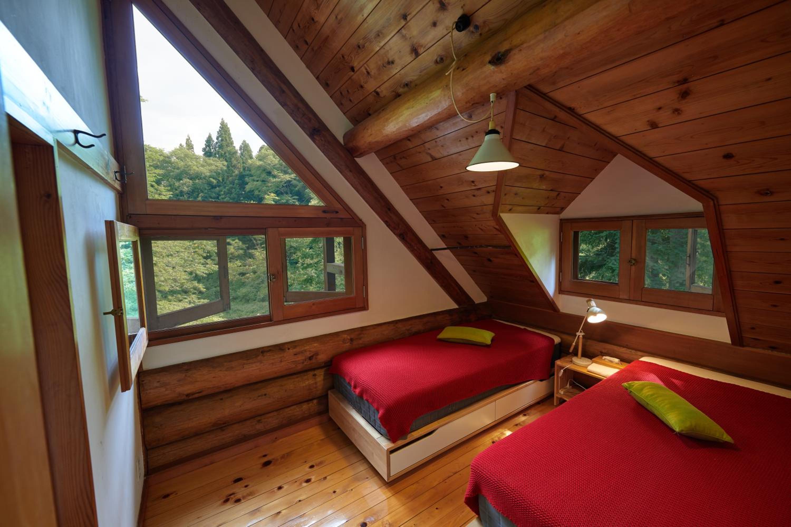 SUNNSNOW Loghouse