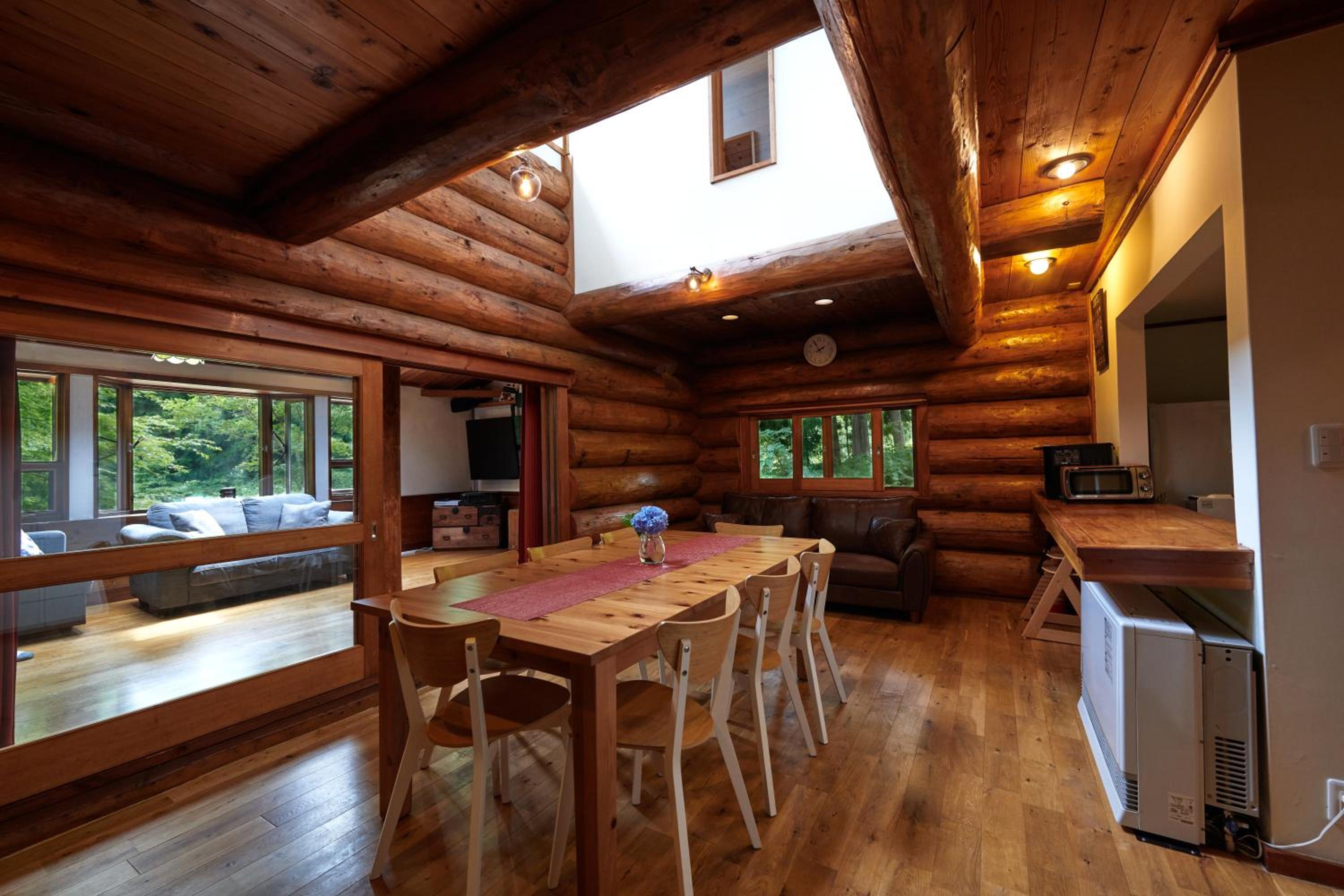 SUNNSNOW Loghouse