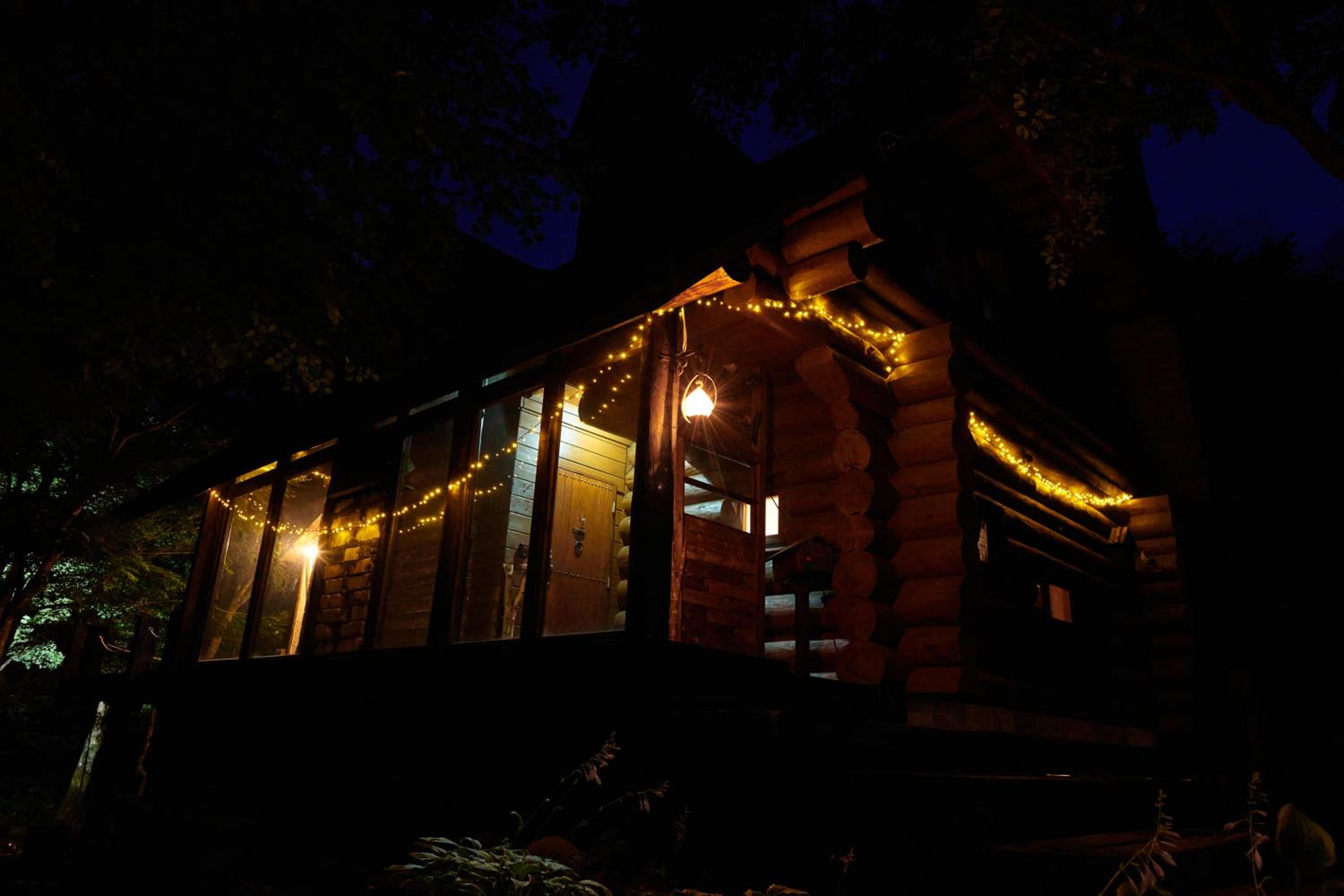 SUNNSNOW Loghouse