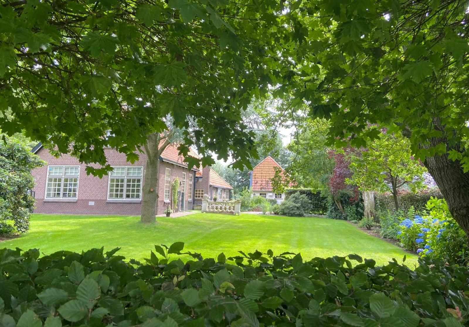 Charmantbuiten view 5