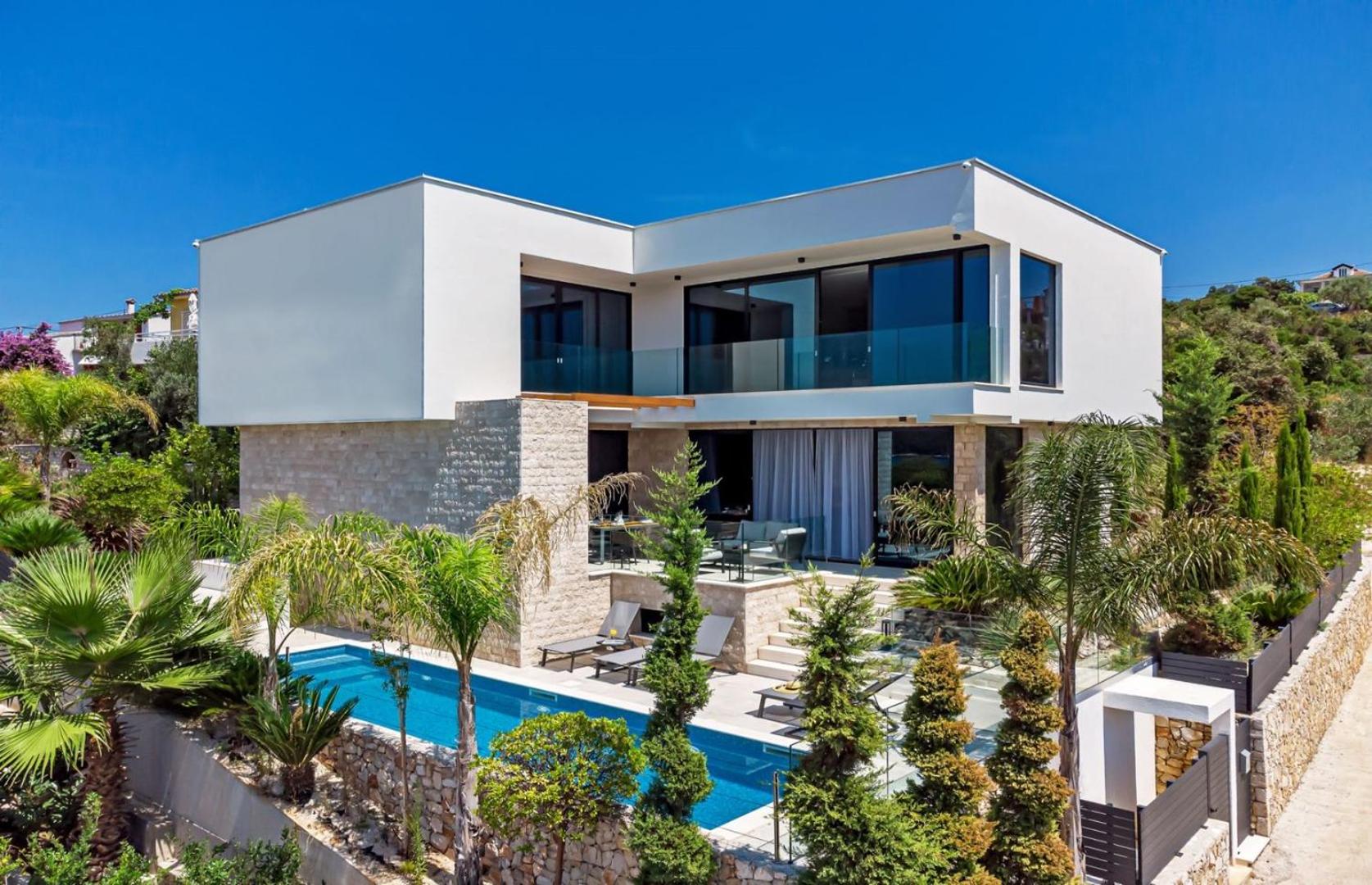 Luxury Villa Raquel Šolta with pool & gym steps from the sea view 3