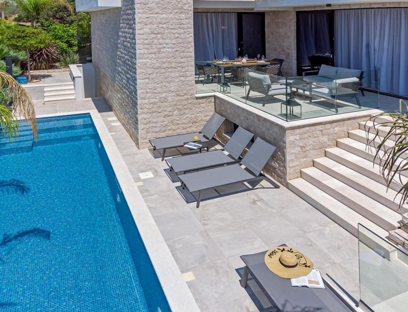 Luxury Villa Raquel Šolta with pool & gym steps from the sea view 4