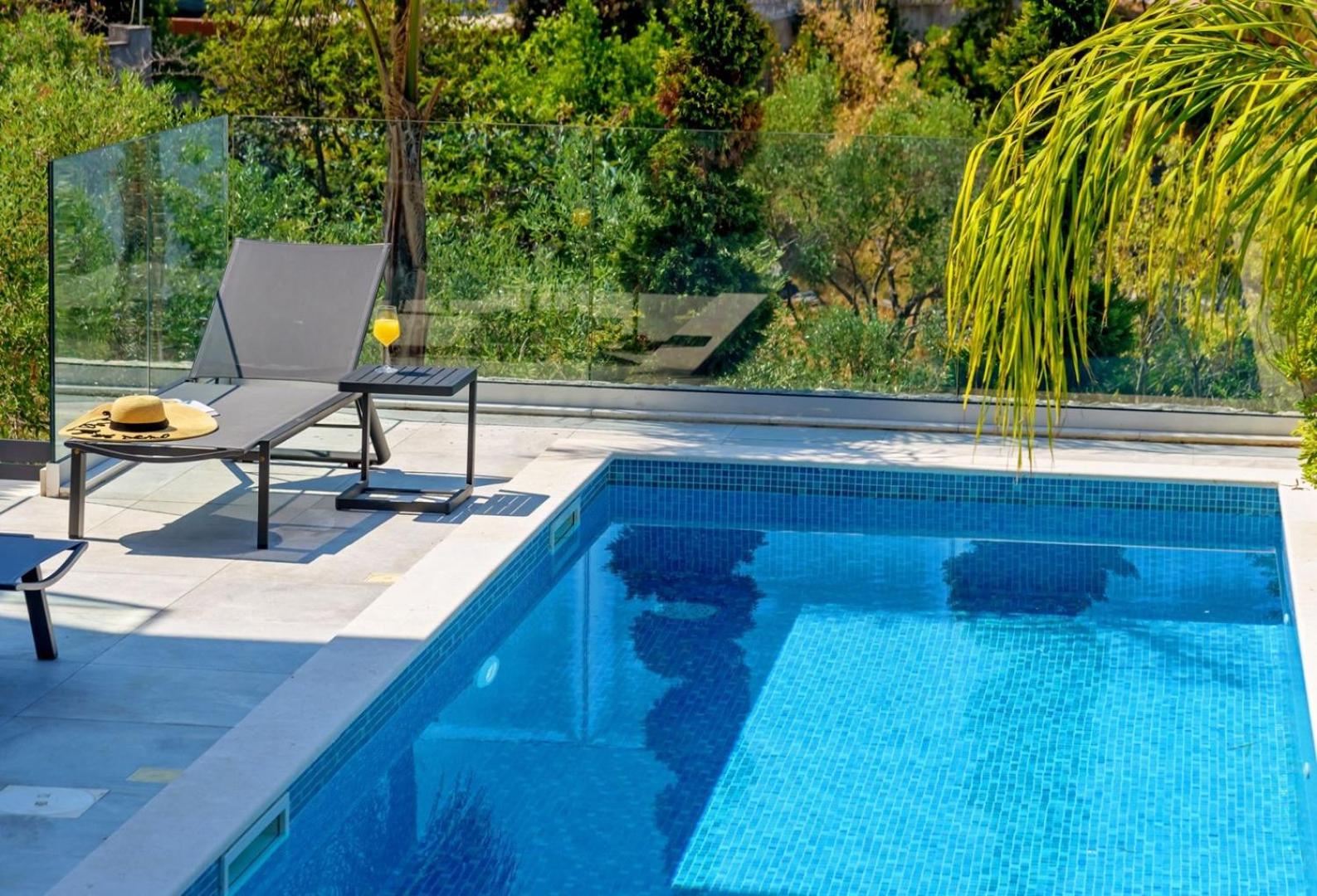 Luxury Villa Raquel Šolta with pool & gym steps from the sea view 5