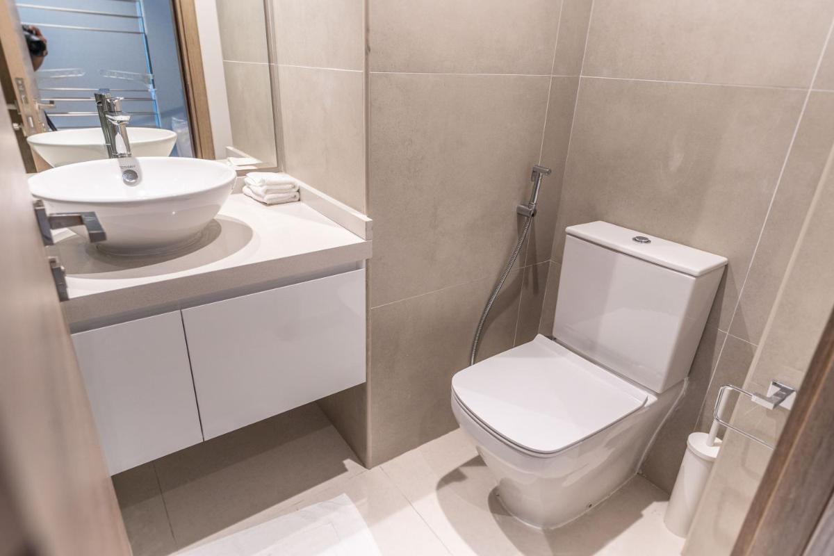 FAM Living - Marina Marvel - Studio Apartment with Breathtaking Views in Studio One Tower