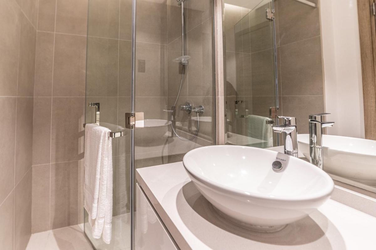 FAM Living - Marina Marvel - Studio Apartment with Breathtaking Views in Studio One Tower